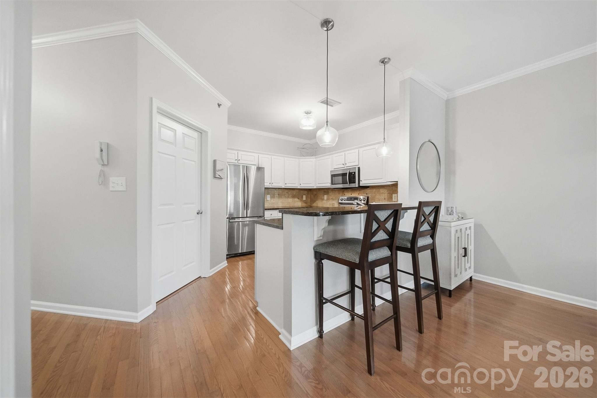 1410 4th Street Drive NW #304 — Hickory