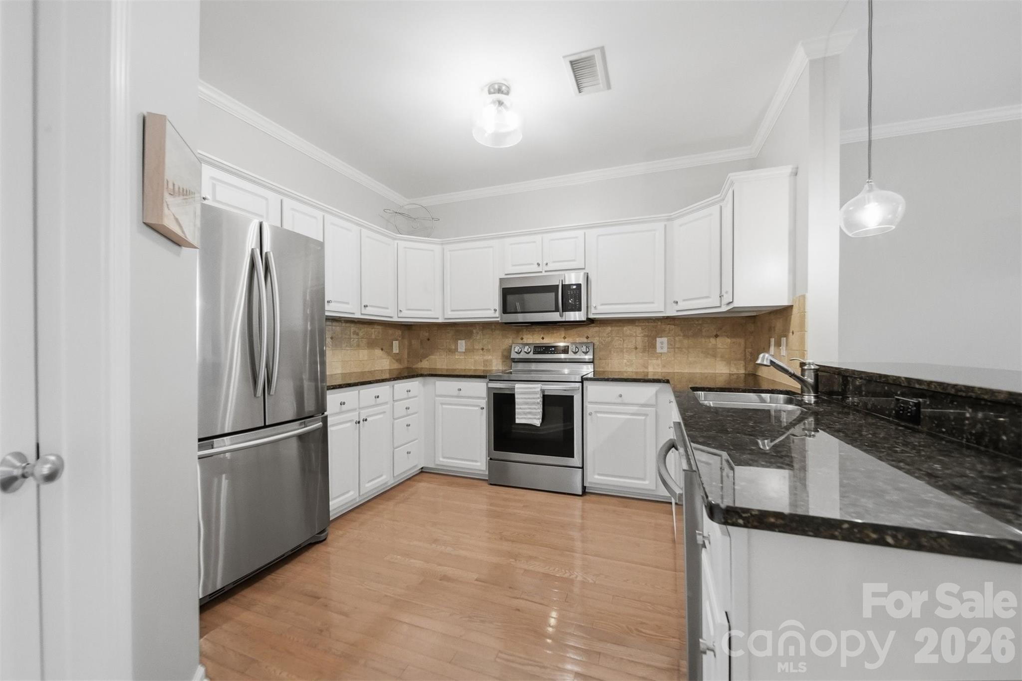 1410 4th Street Drive NW #304 — Hickory