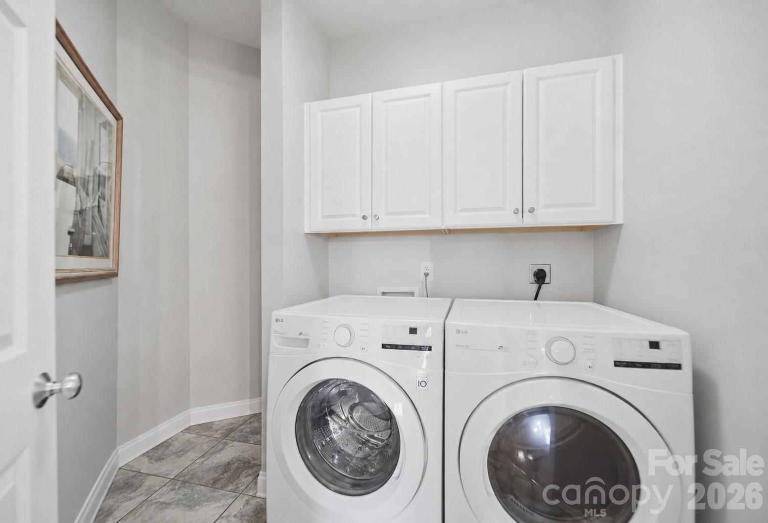1410 4th Street Drive NW #304 — Hickory