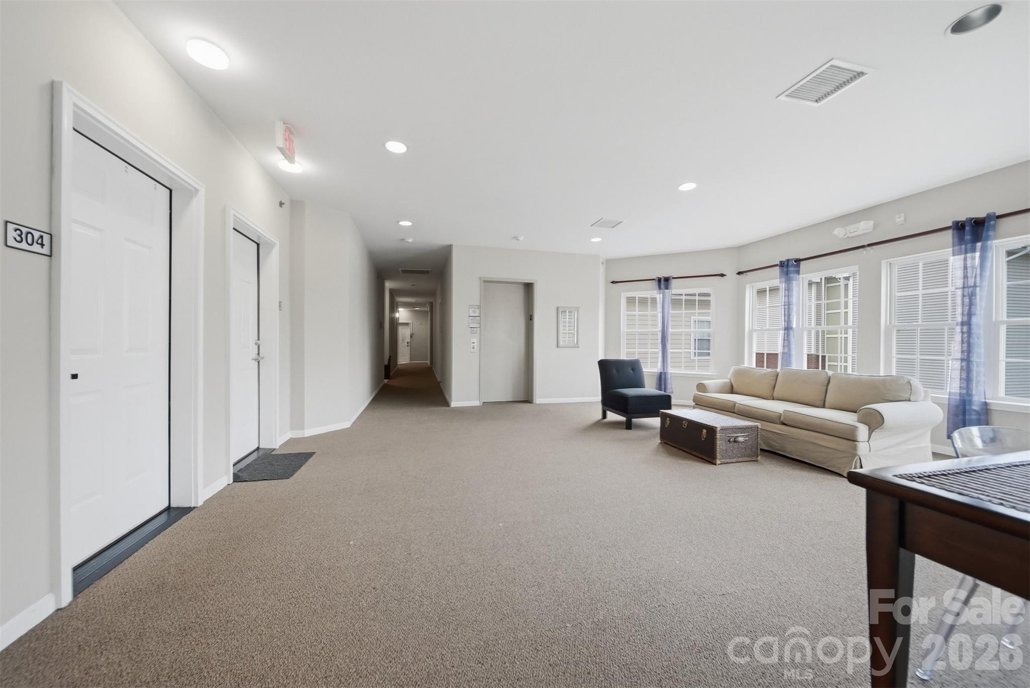 1410 4th Street Drive NW #304 — Hickory