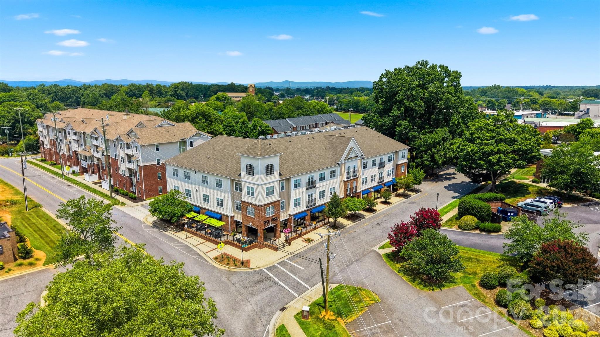 1410 4th Street Drive NW #304 — Hickory