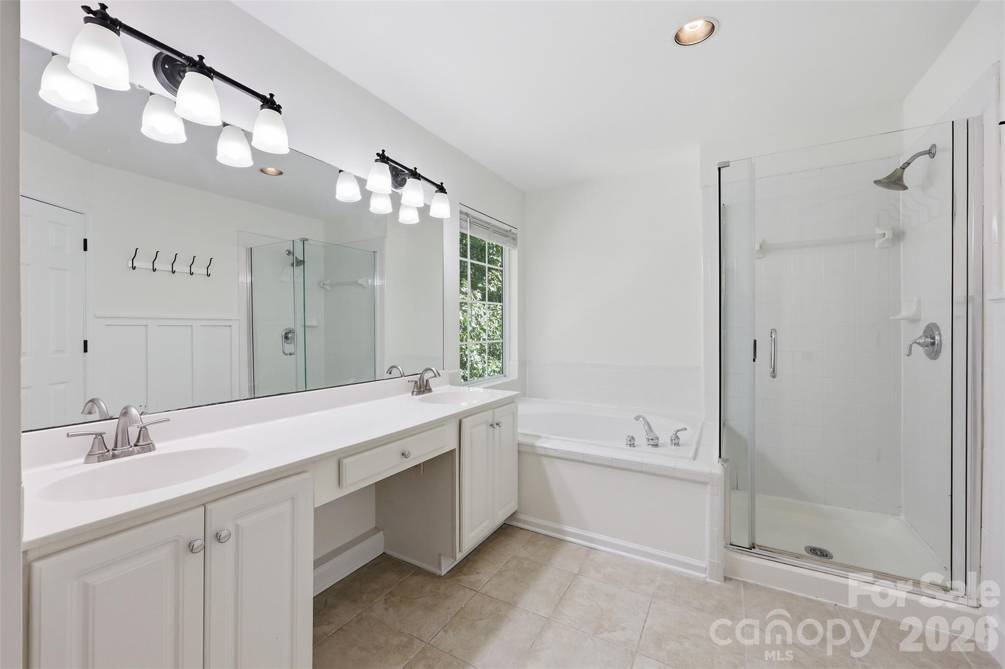 6832 Charter Hills Road — Charlotte