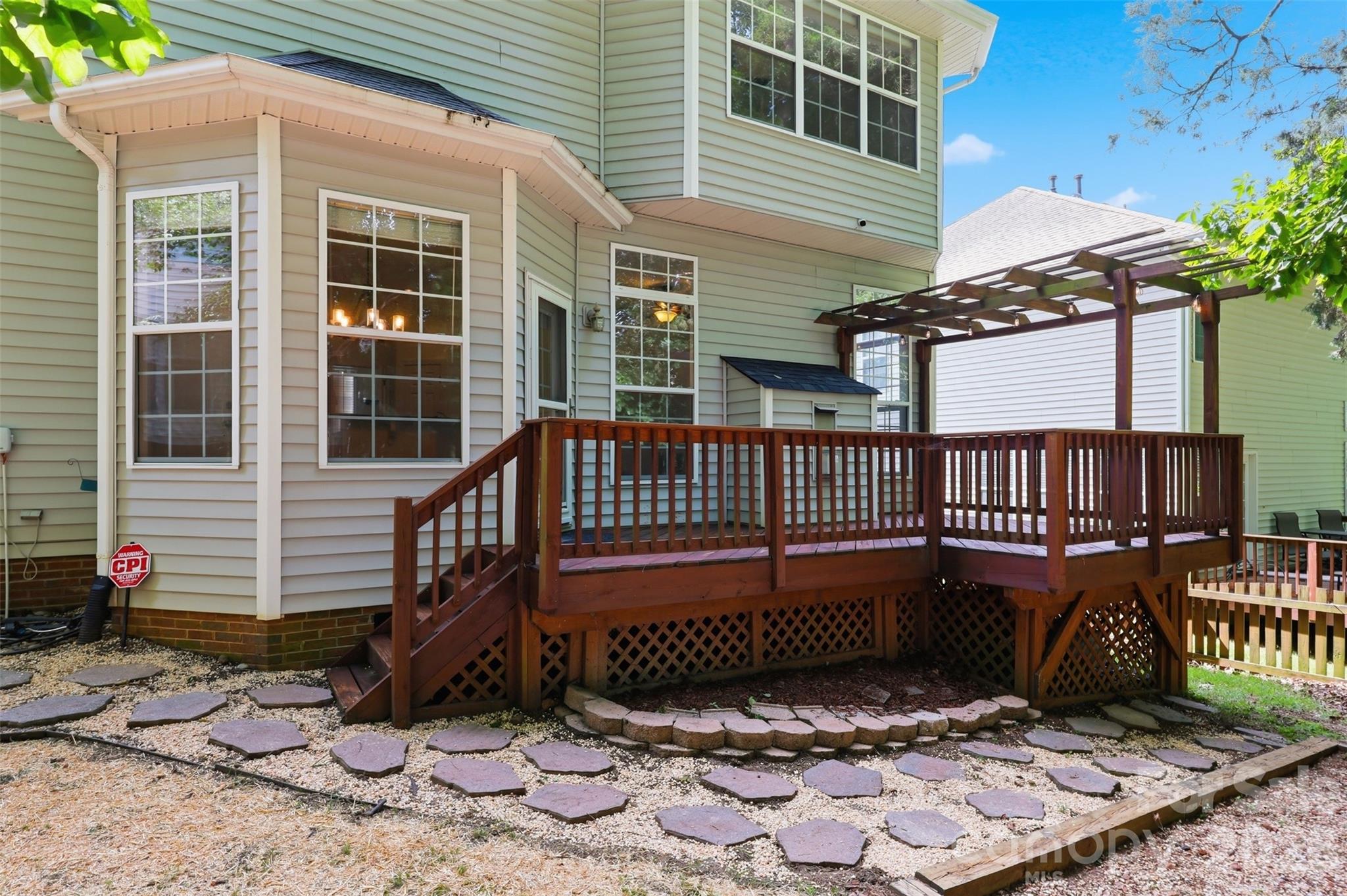 6832 Charter Hills Road — Charlotte