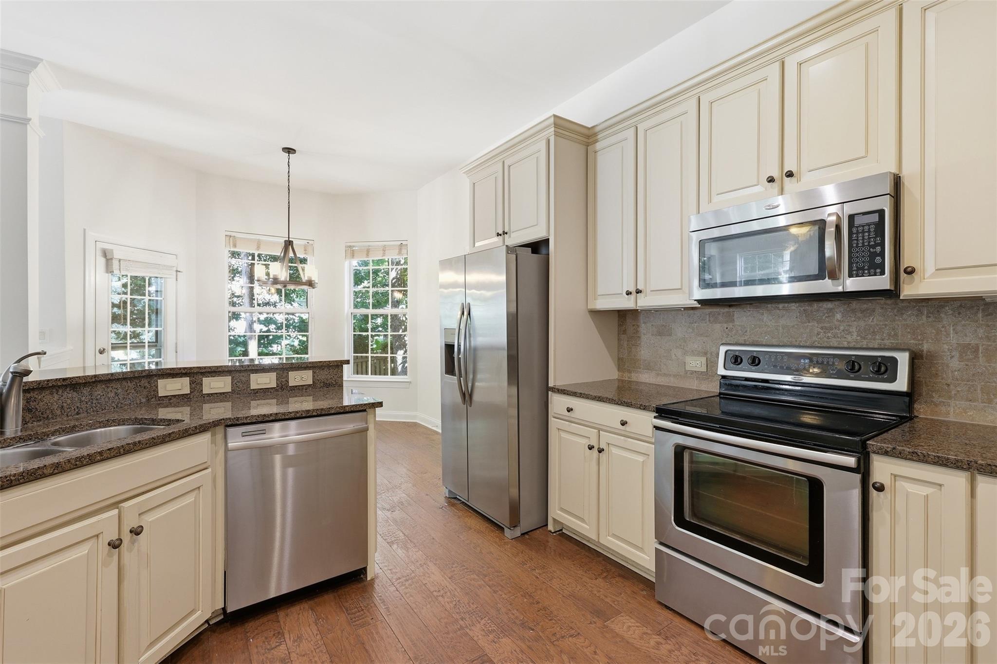 6832 Charter Hills Road — Charlotte