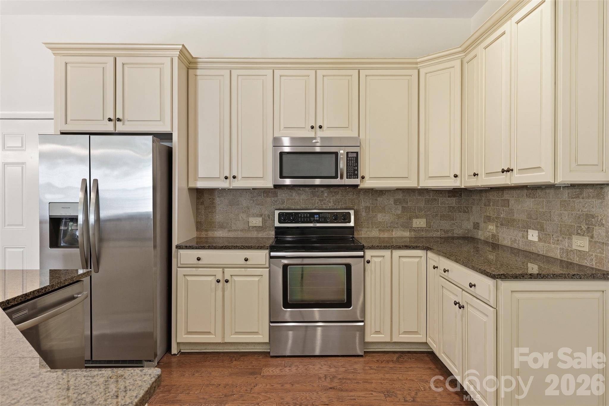 6832 Charter Hills Road — Charlotte