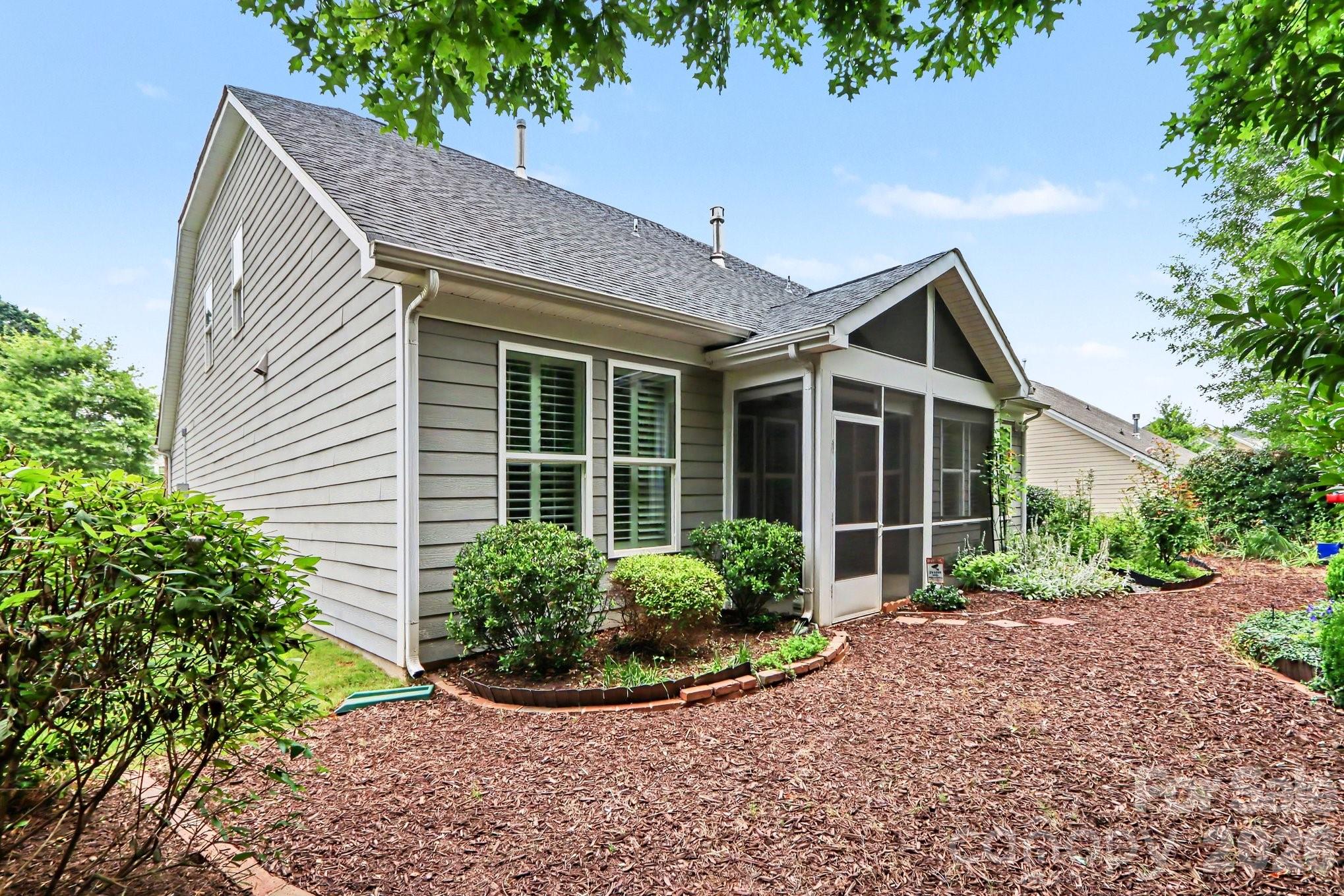 8911 Bur Lane — Huntersville