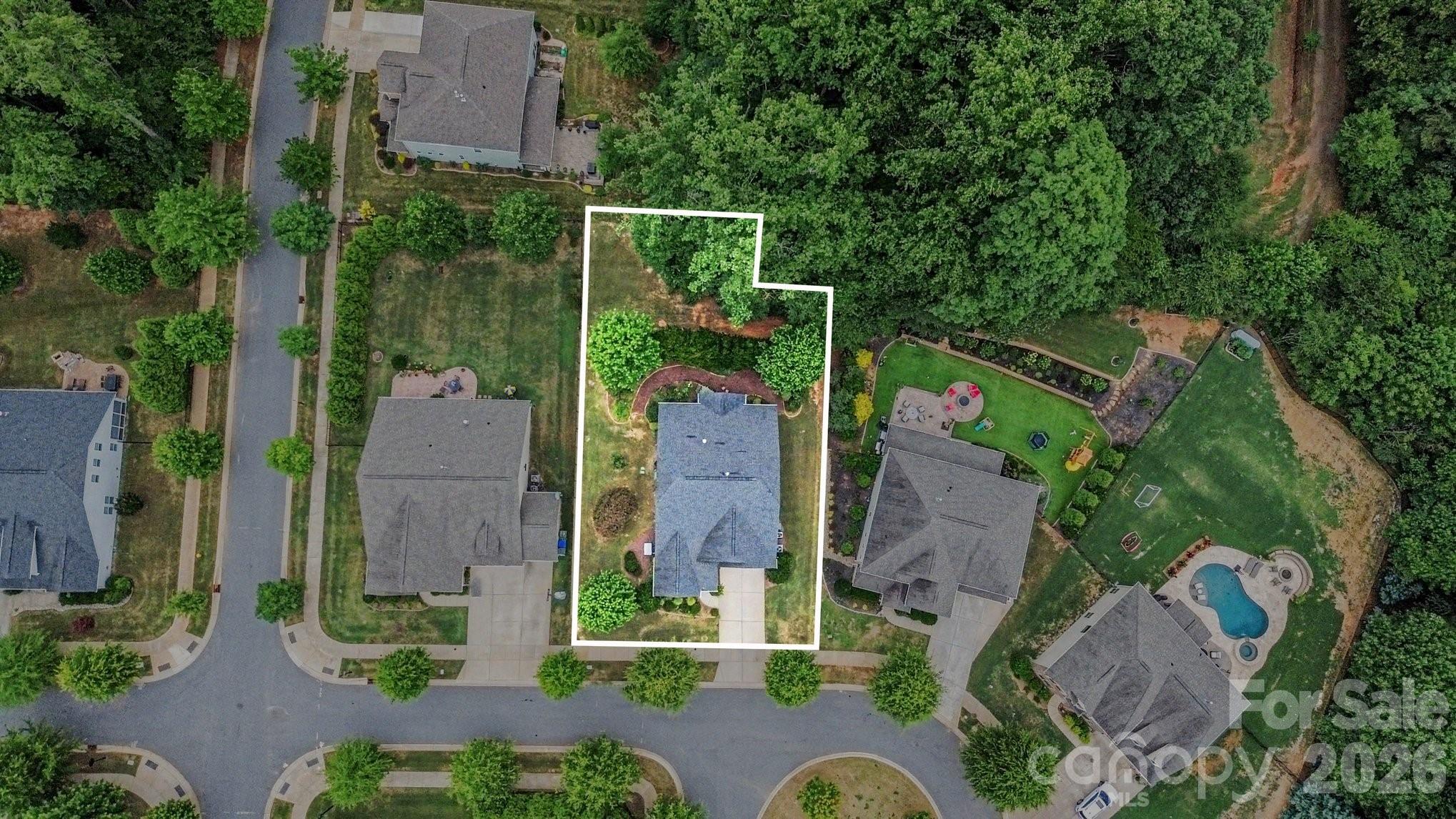 8911 Bur Lane — Huntersville