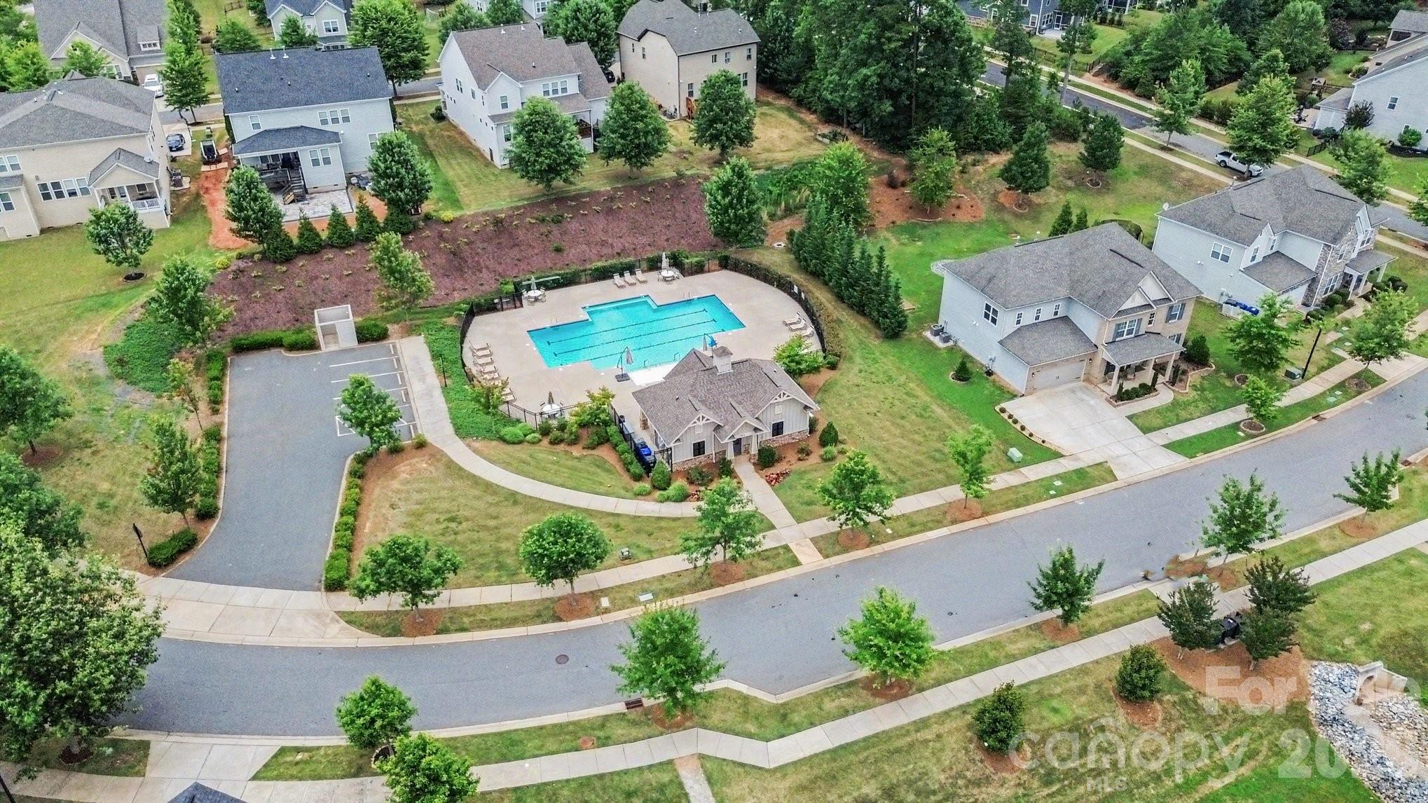 8911 Bur Lane — Huntersville