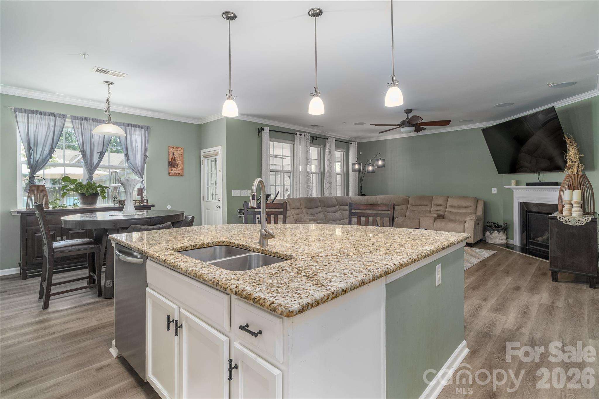 137 Flora Vista Drive — Mooresville