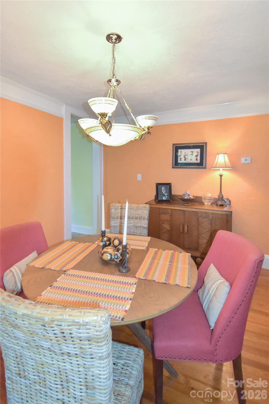 496 14th Avenue NE — Hickory
