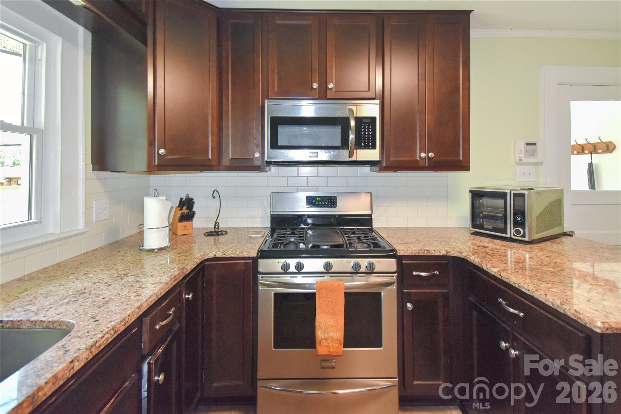496 14th Avenue NE — Hickory