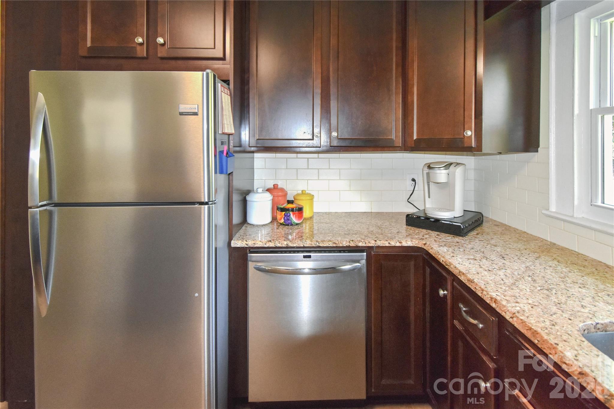 496 14th Avenue NE — Hickory