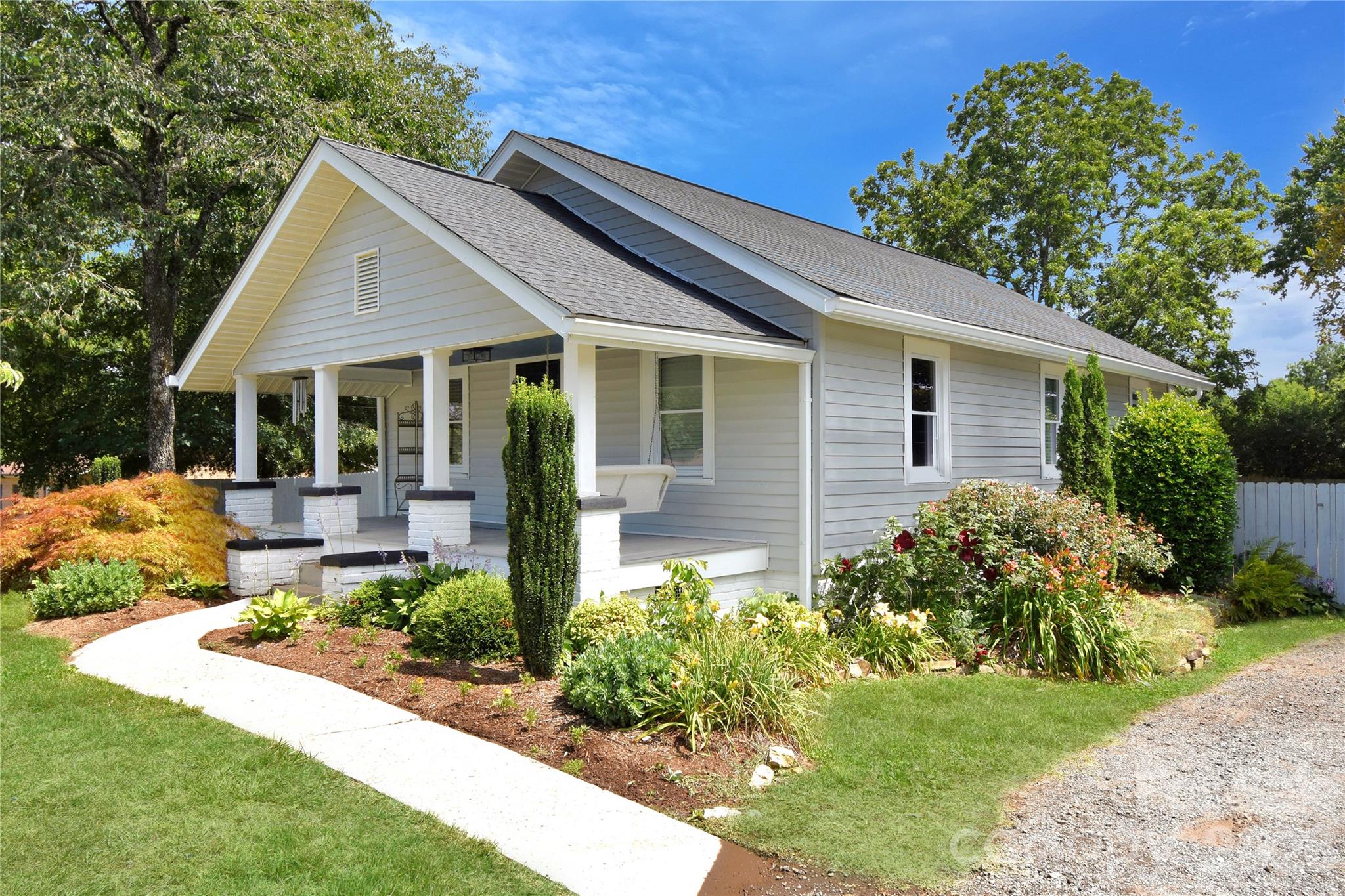 496 14th Avenue NE — Hickory