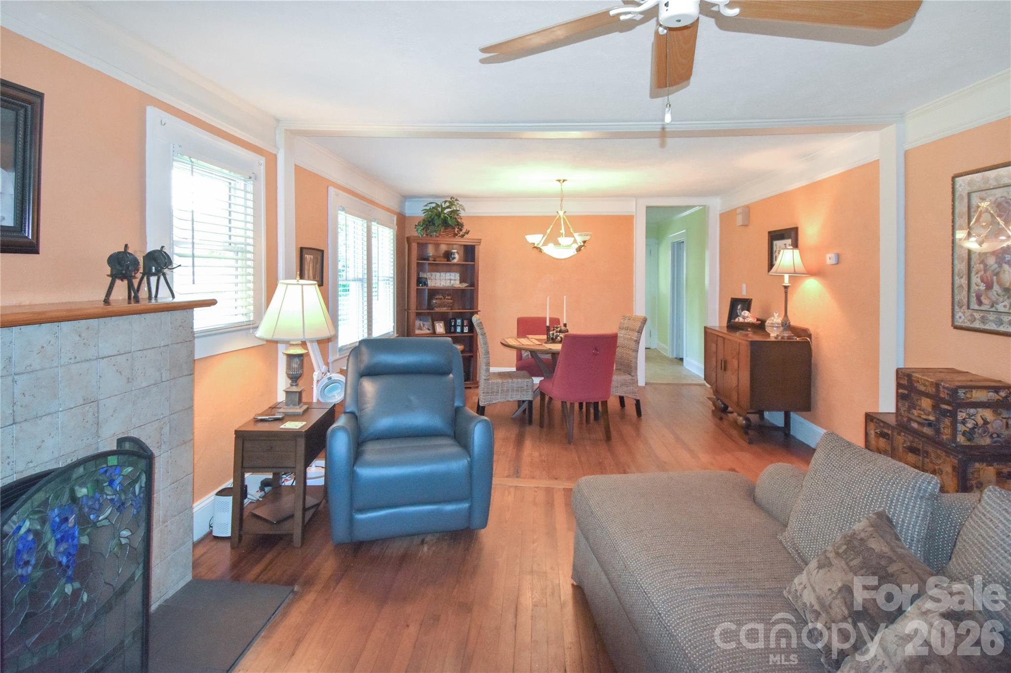 496 14th Avenue NE — Hickory