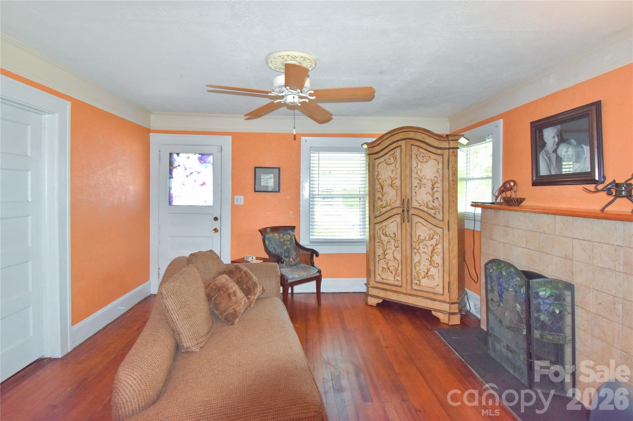 496 14th Avenue NE — Hickory