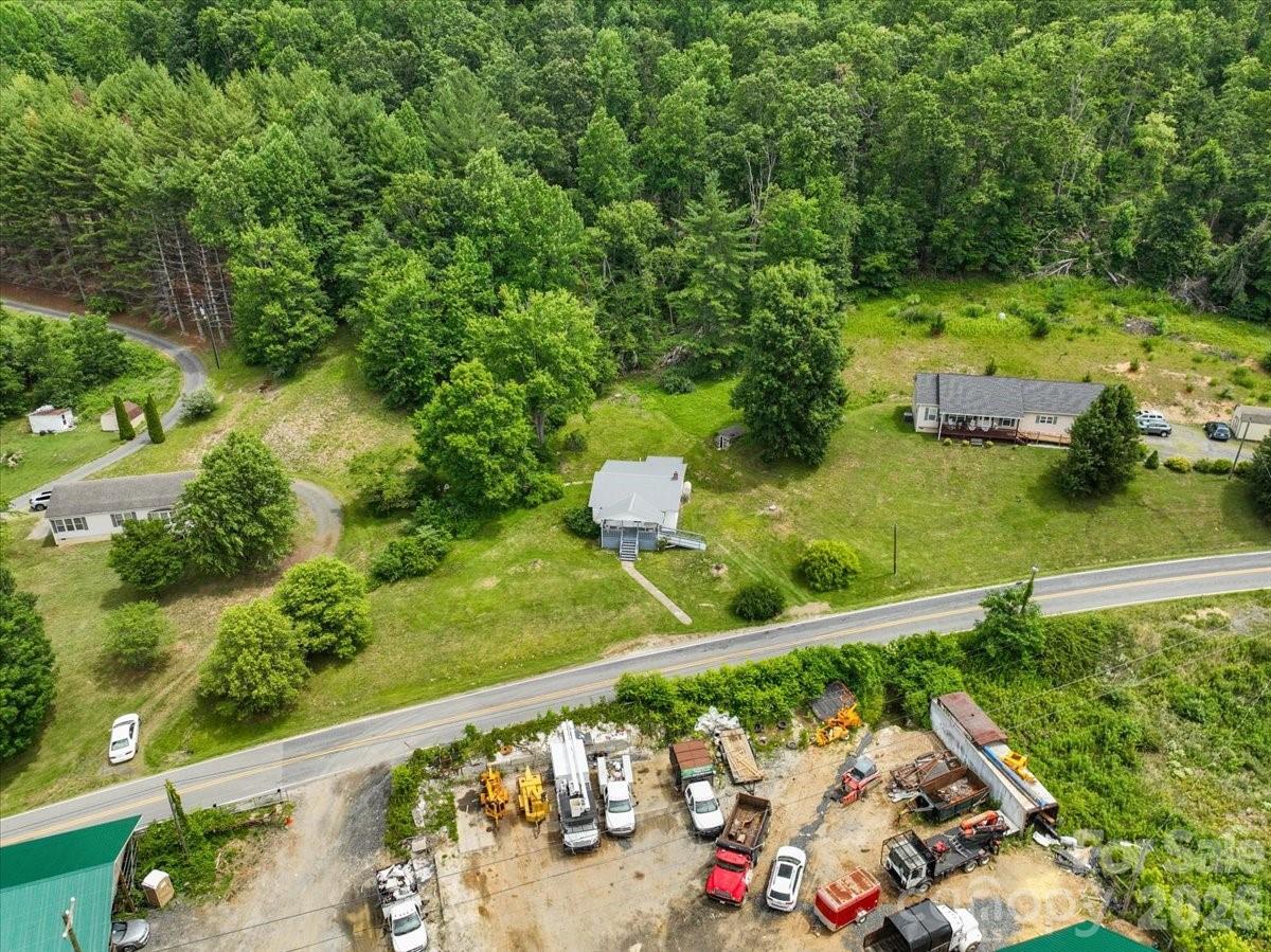 659 Newdale Church Road — Burnsville