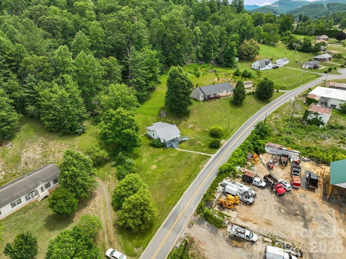 659 Newdale Church Road — Burnsville