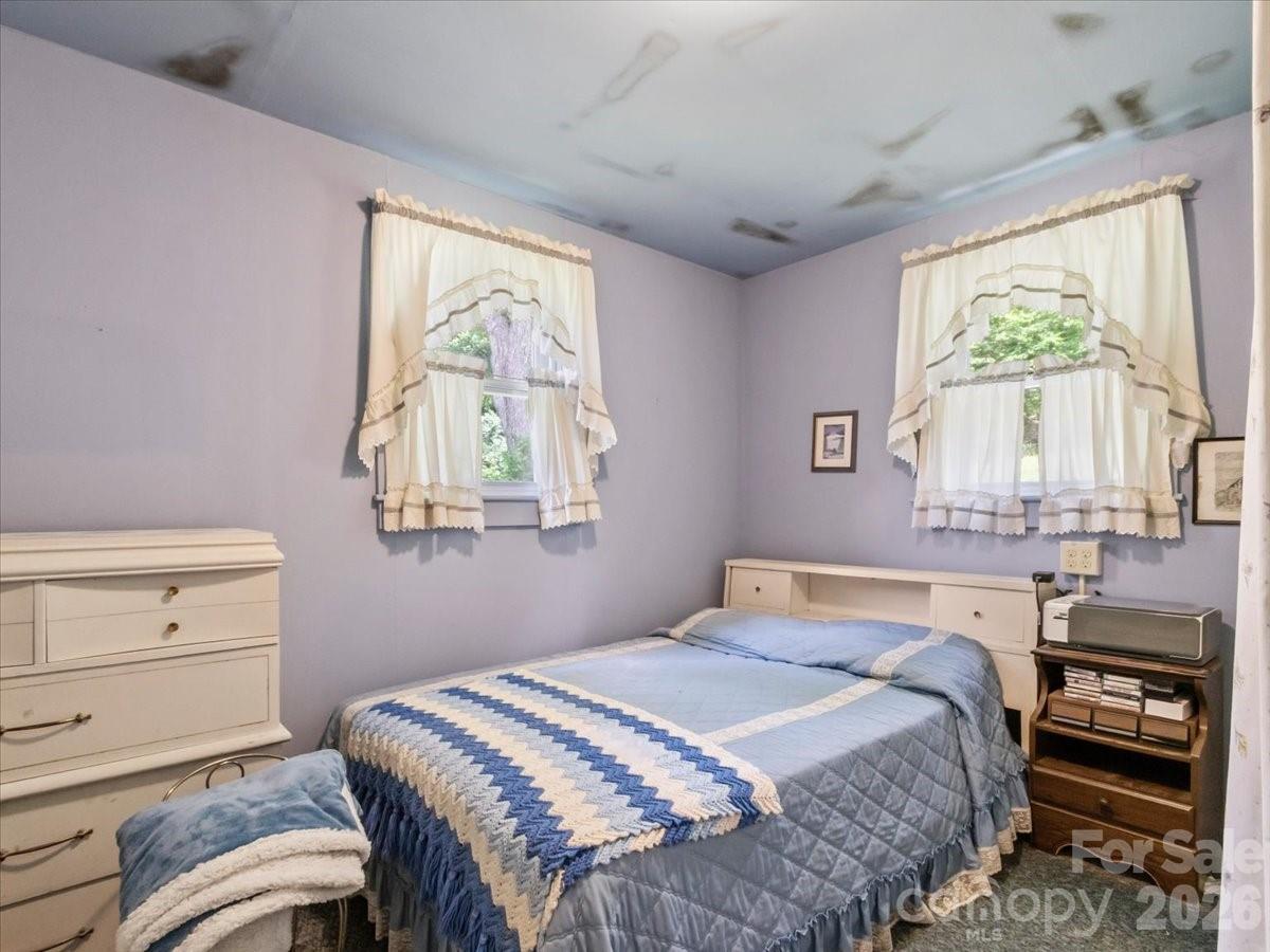 659 Newdale Church Road — Burnsville