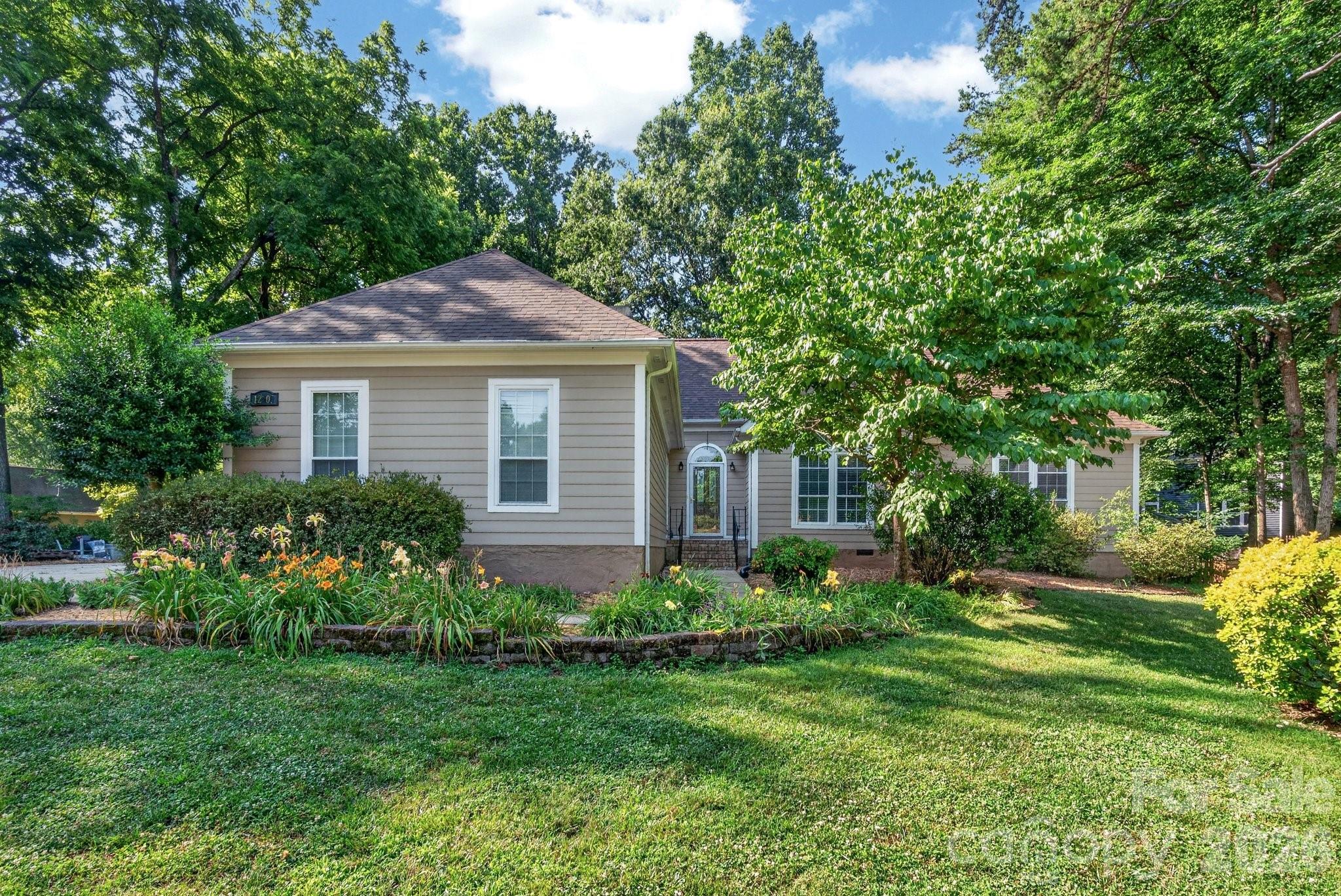 12500 Cedarford Court — Huntersville