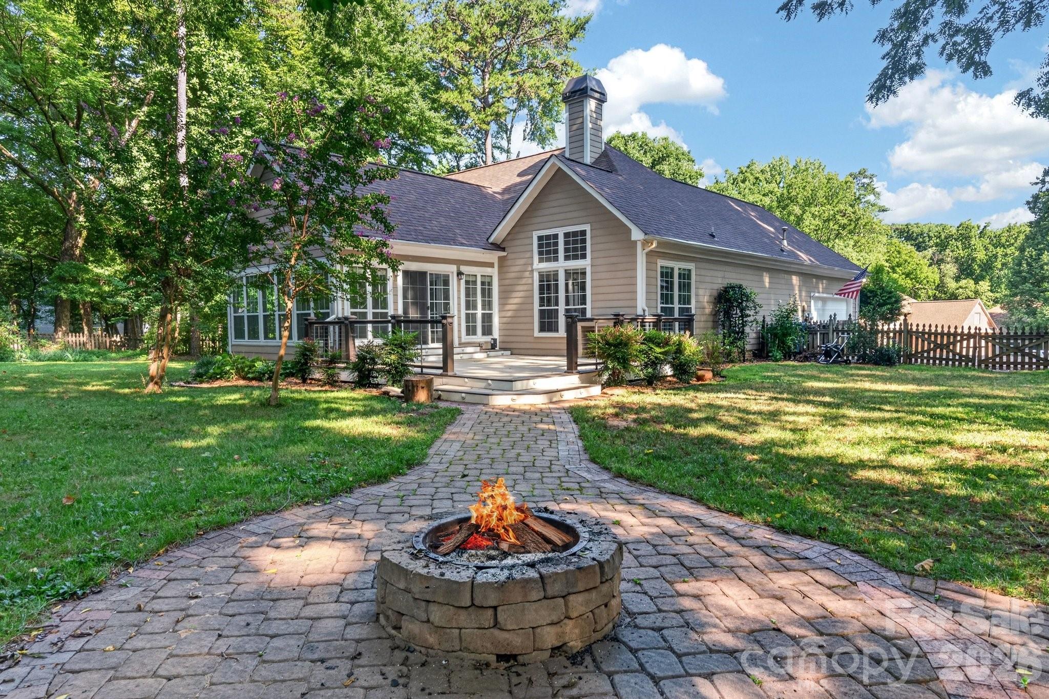 12500 Cedarford Court — Huntersville