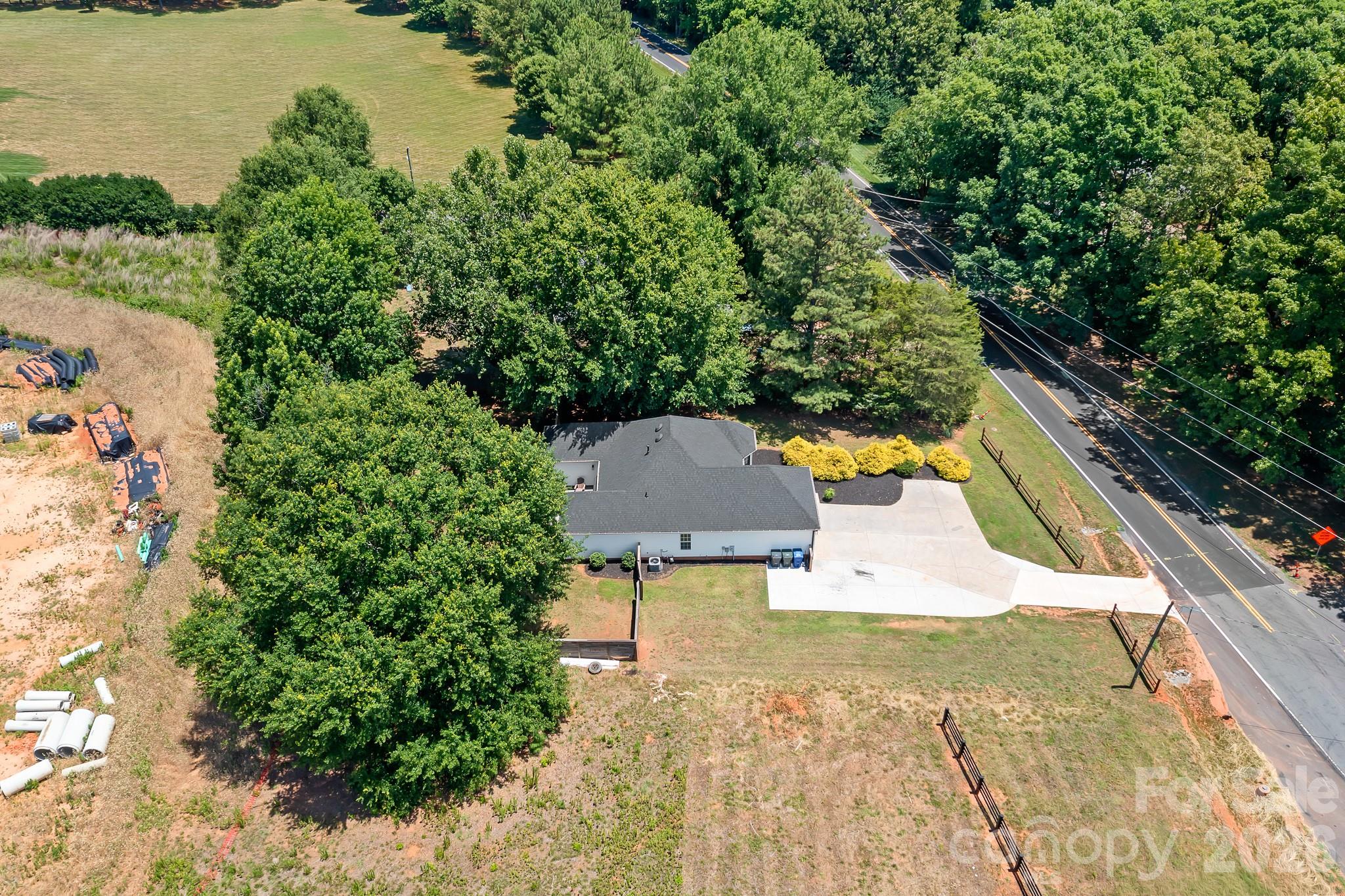12601 Mayes Road — Huntersville