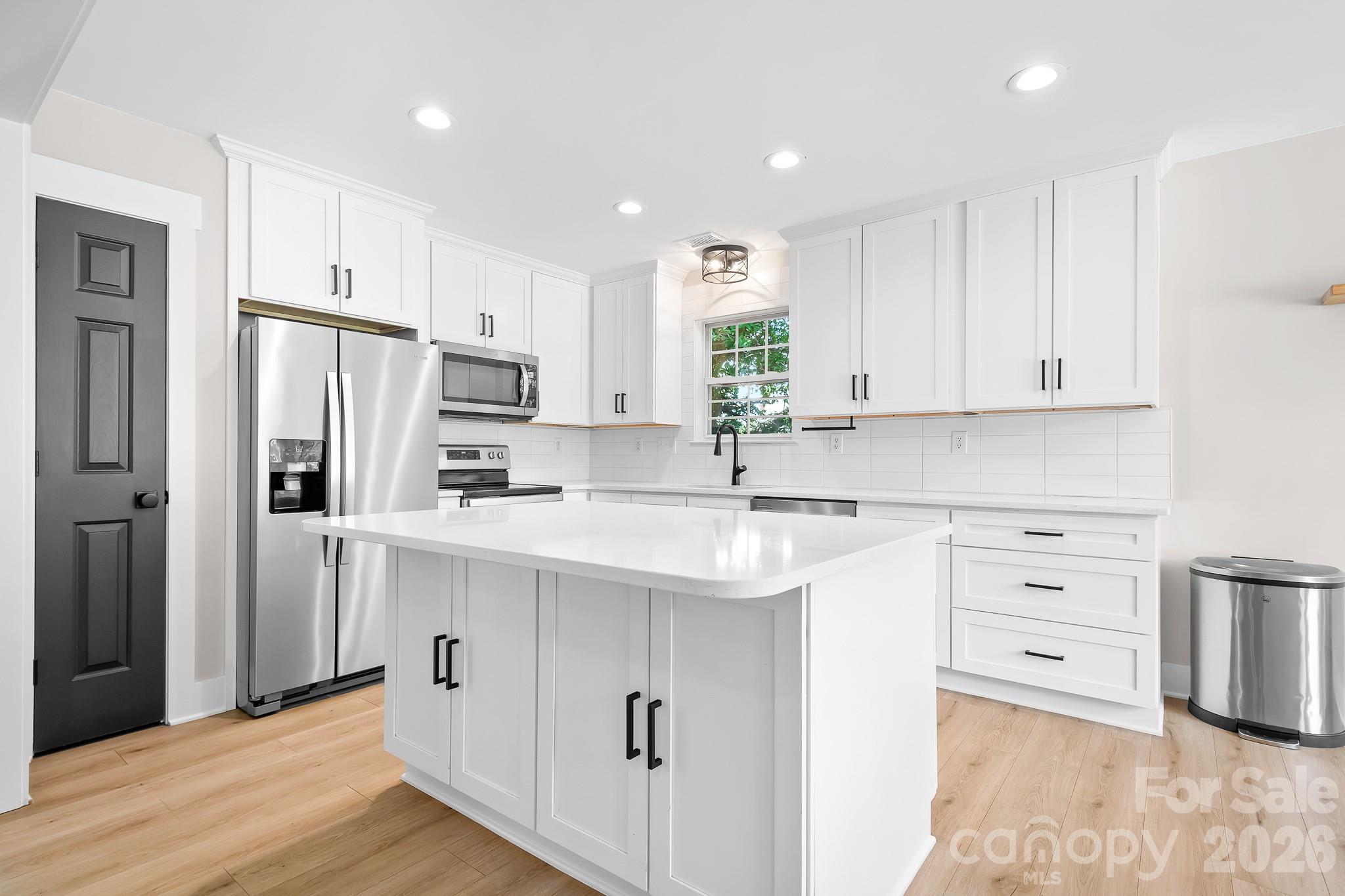 12601 Mayes Road — Huntersville