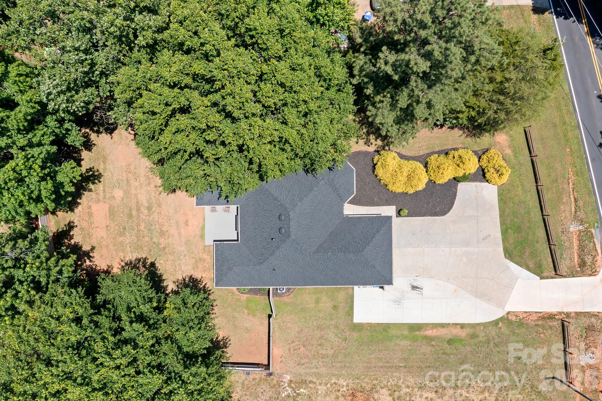 12601 Mayes Road — Huntersville