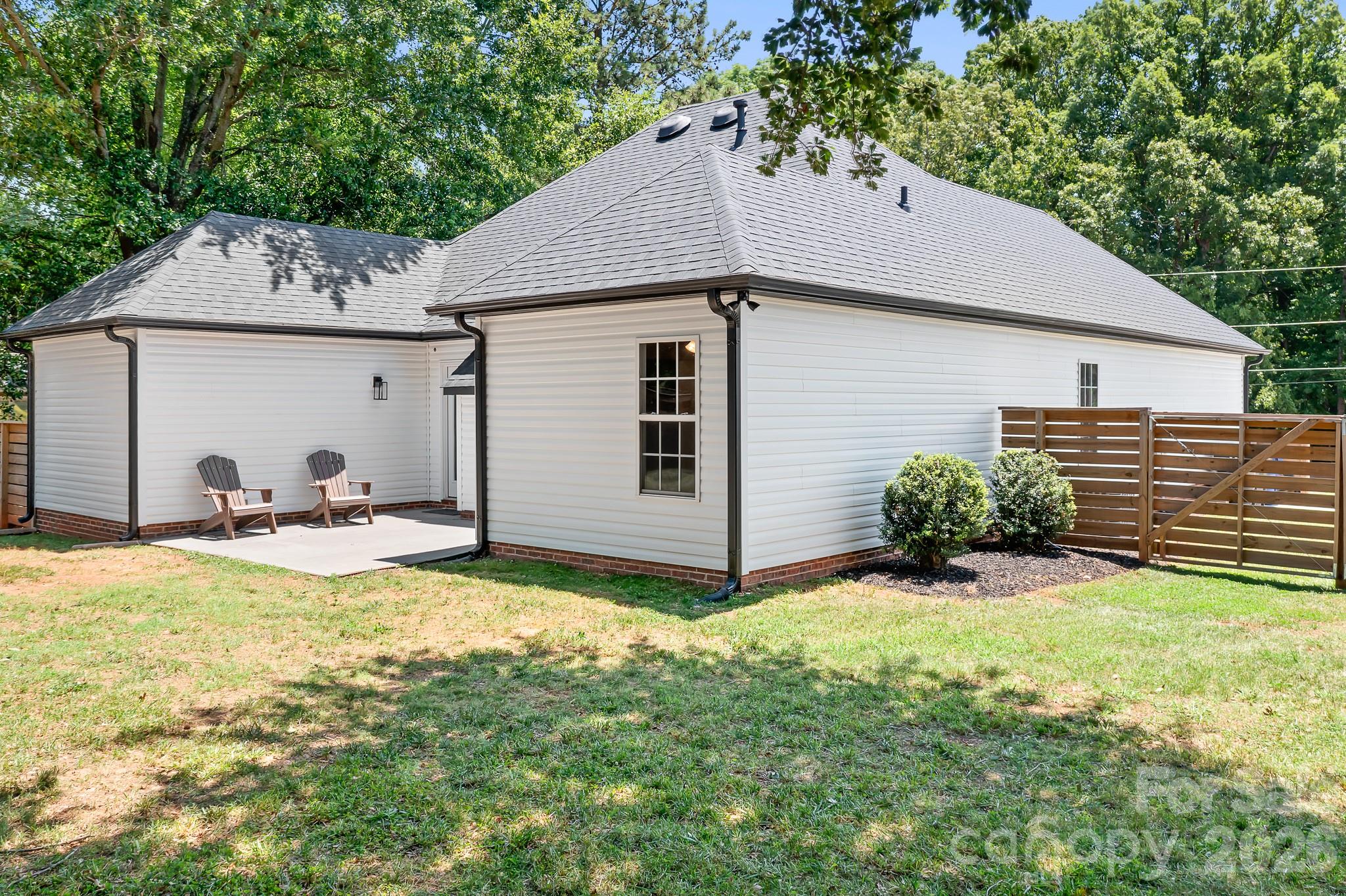 12601 Mayes Road — Huntersville
