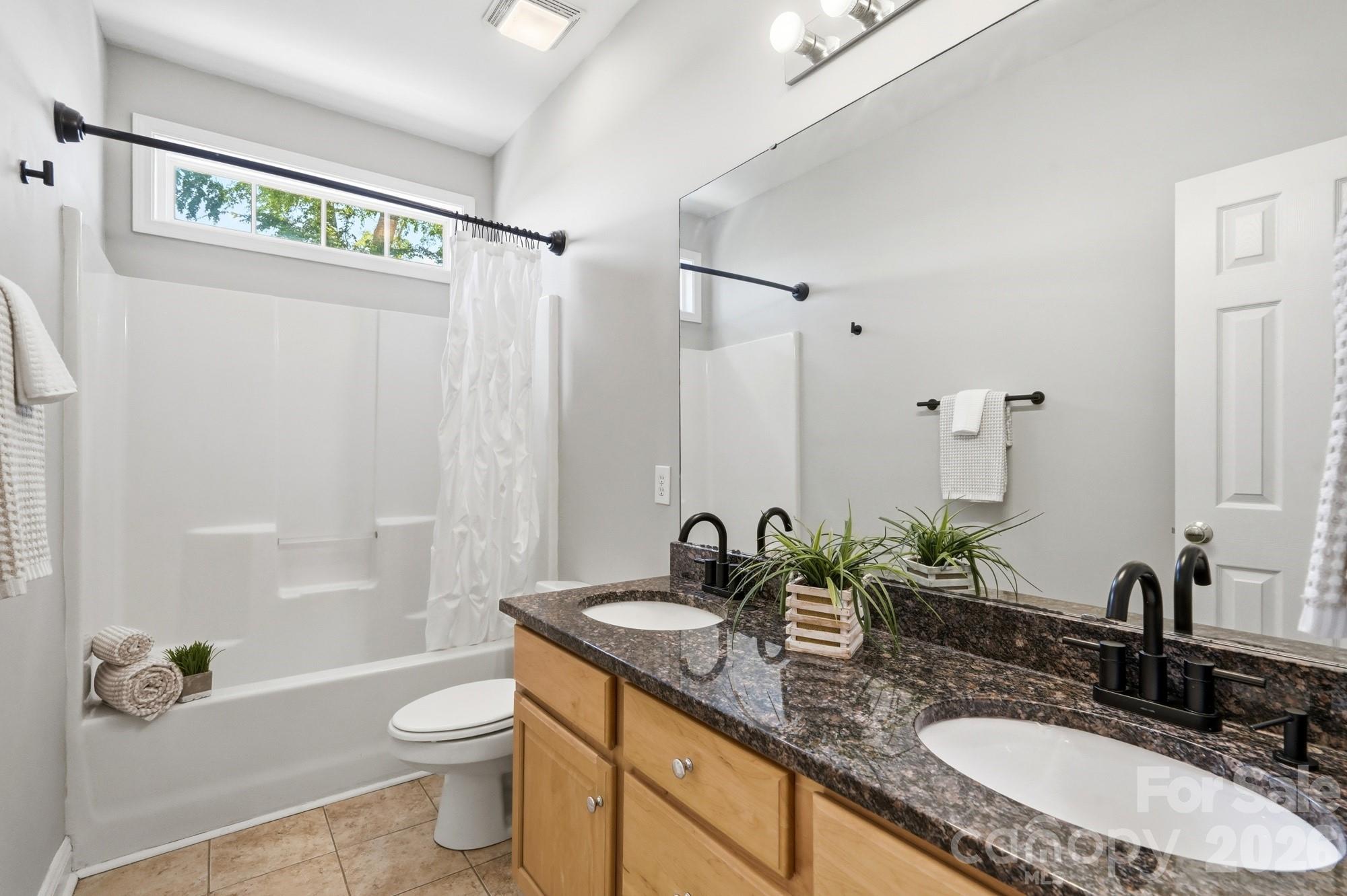 208 Harris Farm Road — Mooresville
