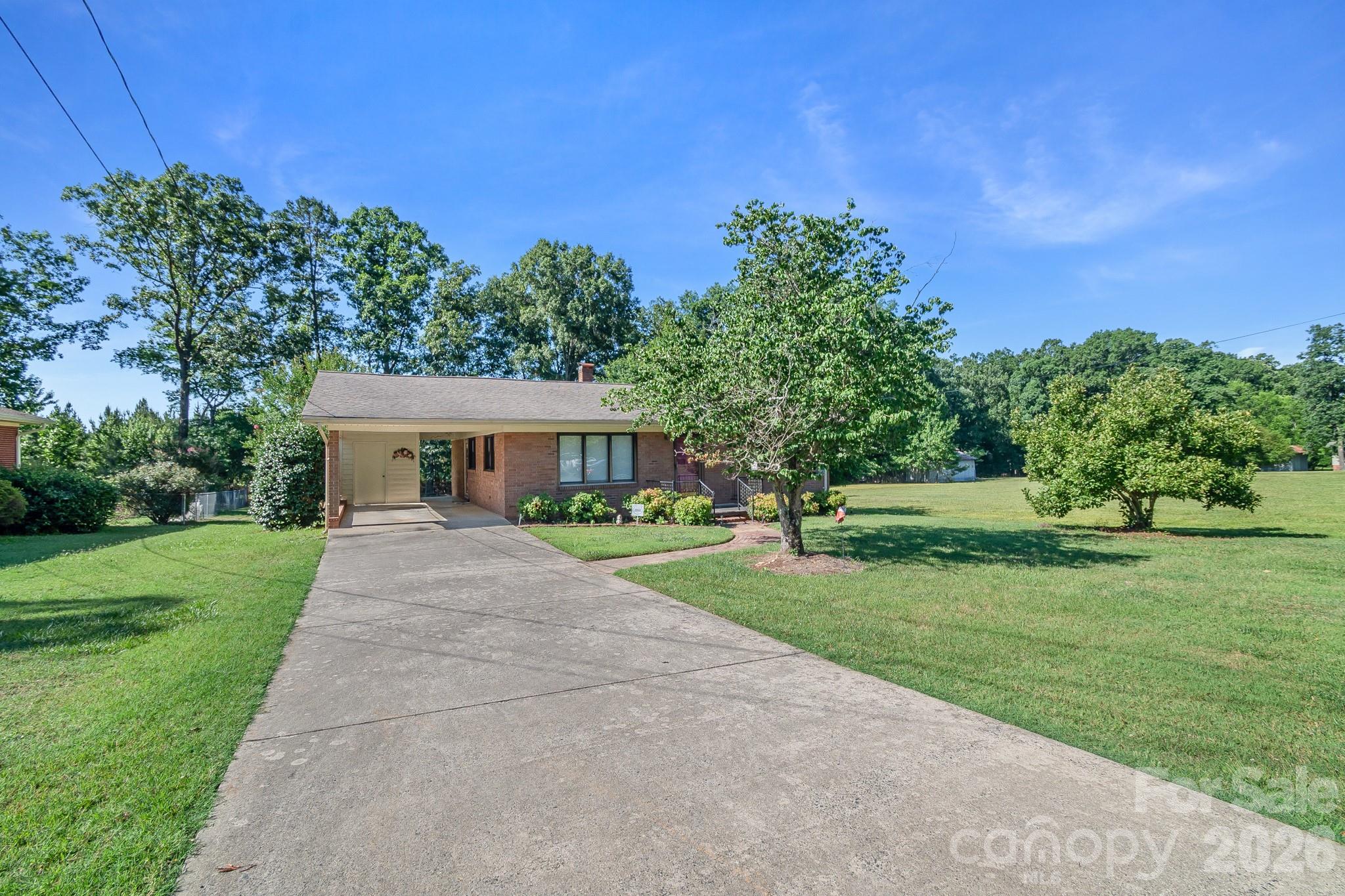 1340 E Cannon Avenue — Albemarle