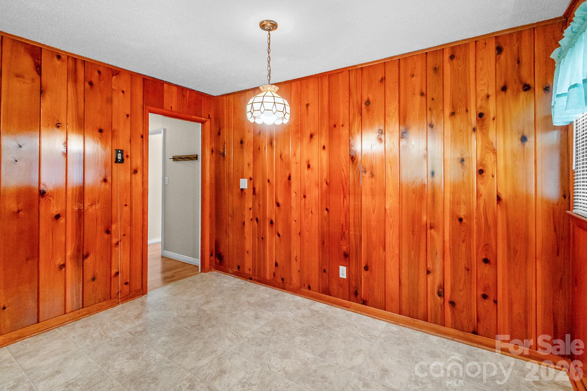1340 E Cannon Avenue — Albemarle