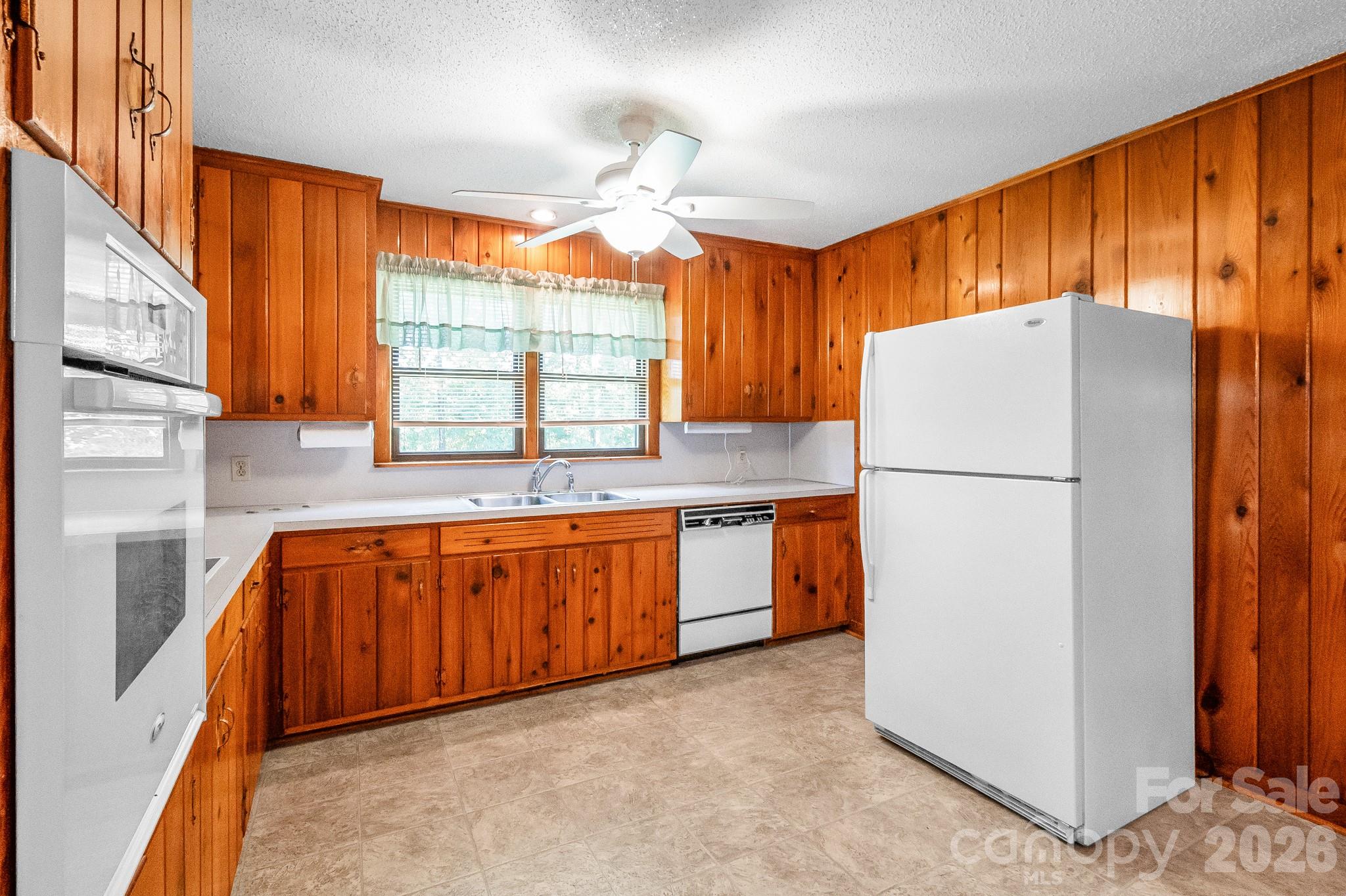 1340 E Cannon Avenue — Albemarle