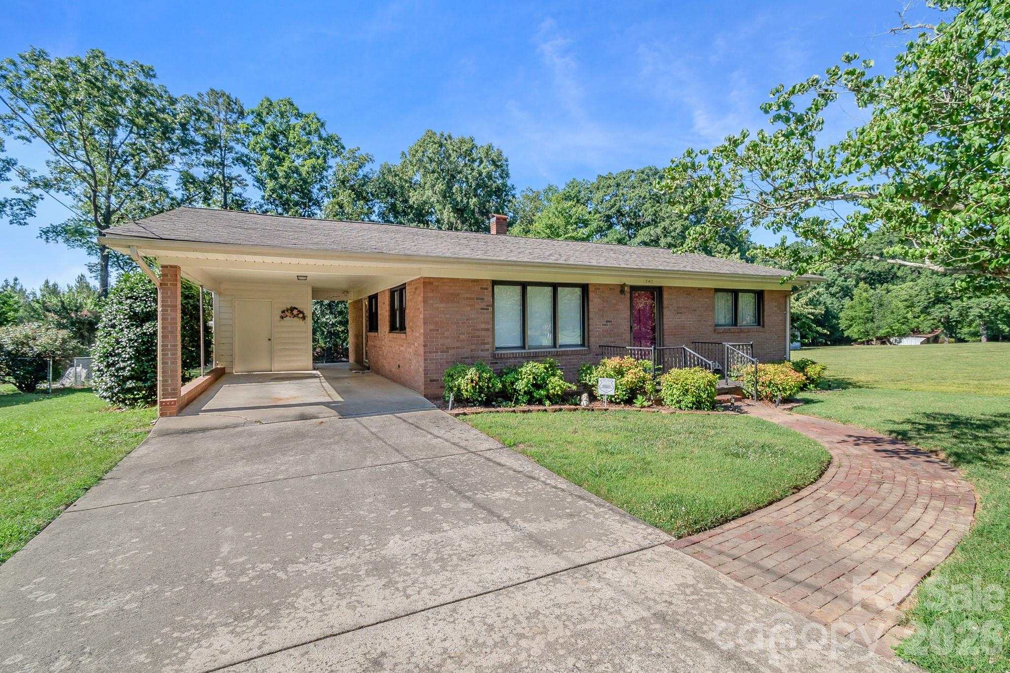 1340 E Cannon Avenue — Albemarle