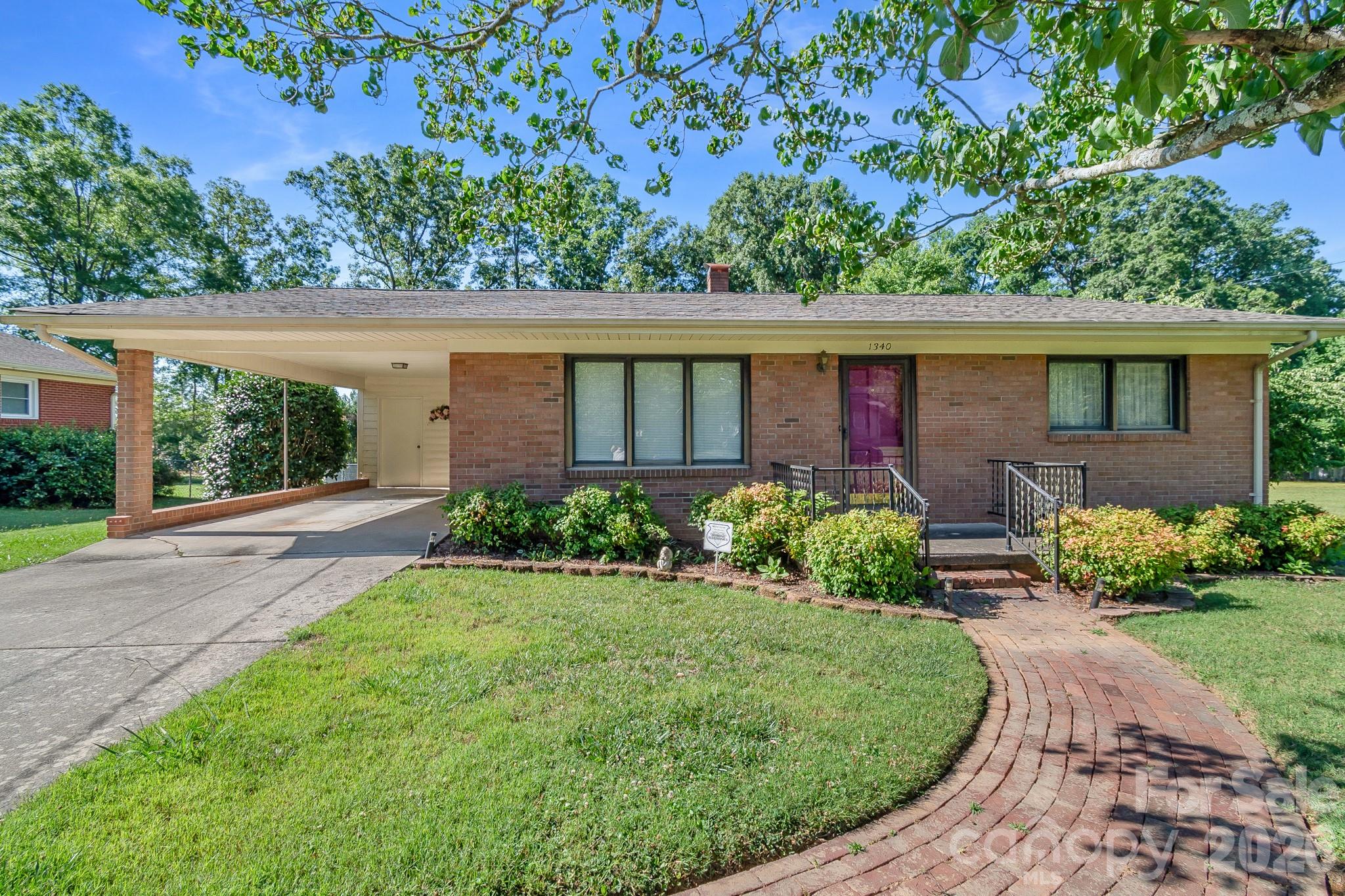 1340 E Cannon Avenue — Albemarle