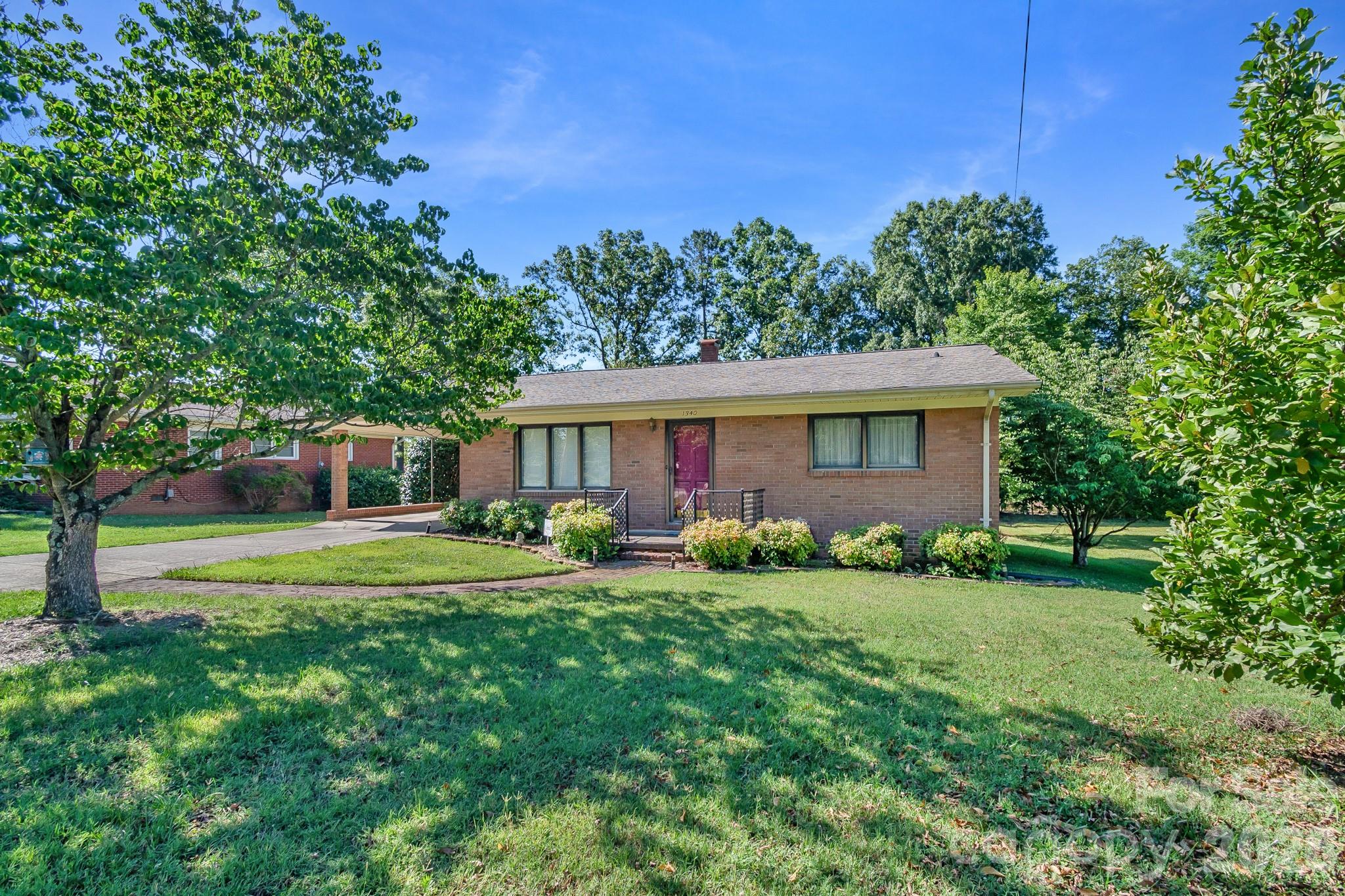 1340 E Cannon Avenue — Albemarle