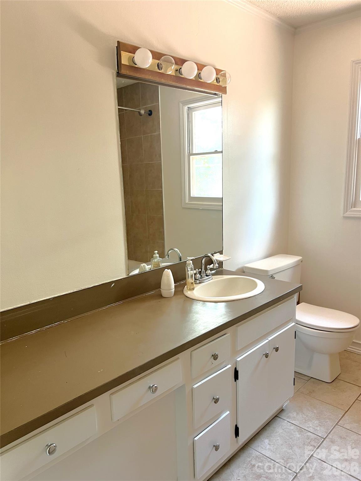 305 Forest Hill Street — Morganton