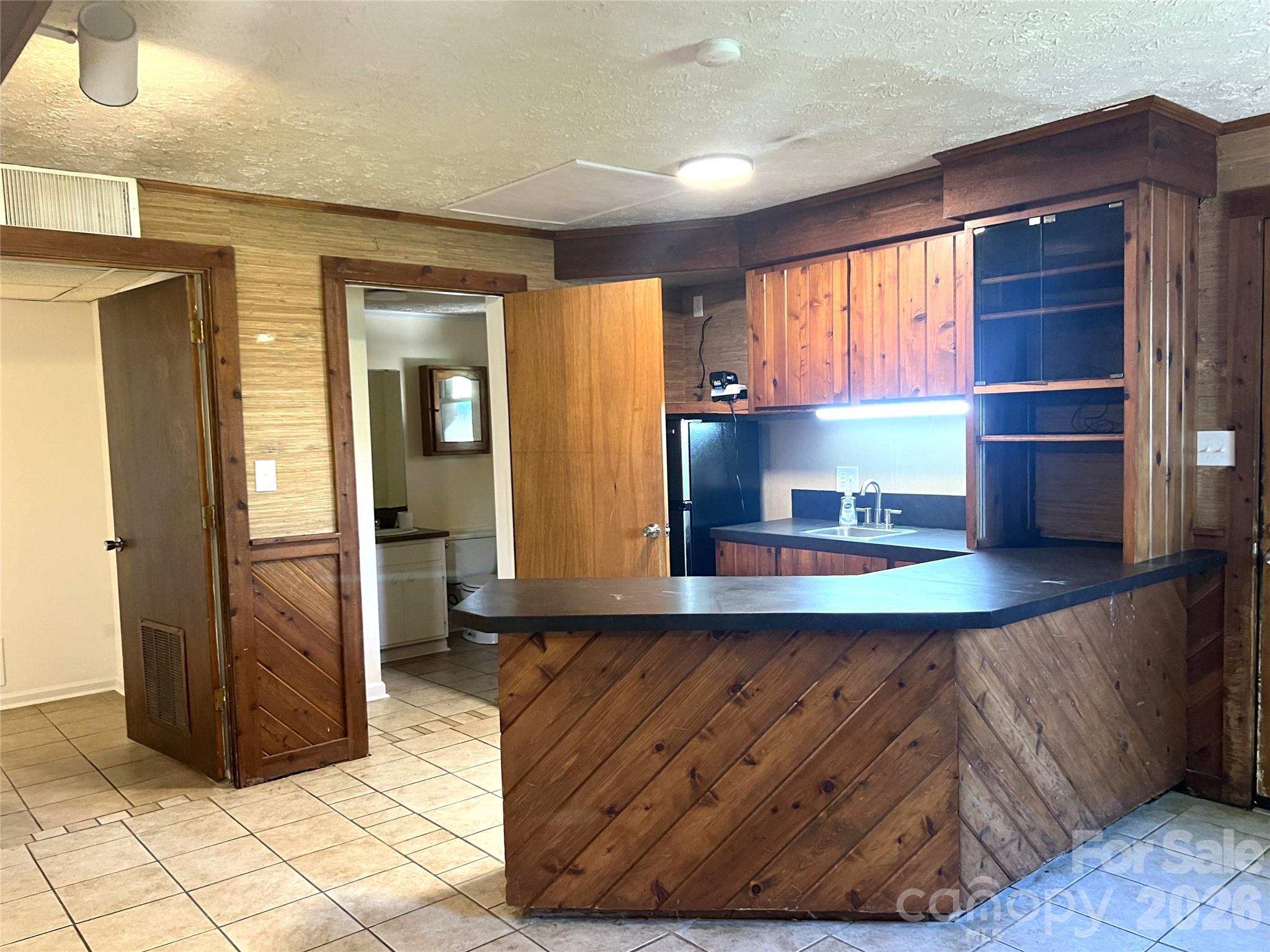 305 Forest Hill Street — Morganton