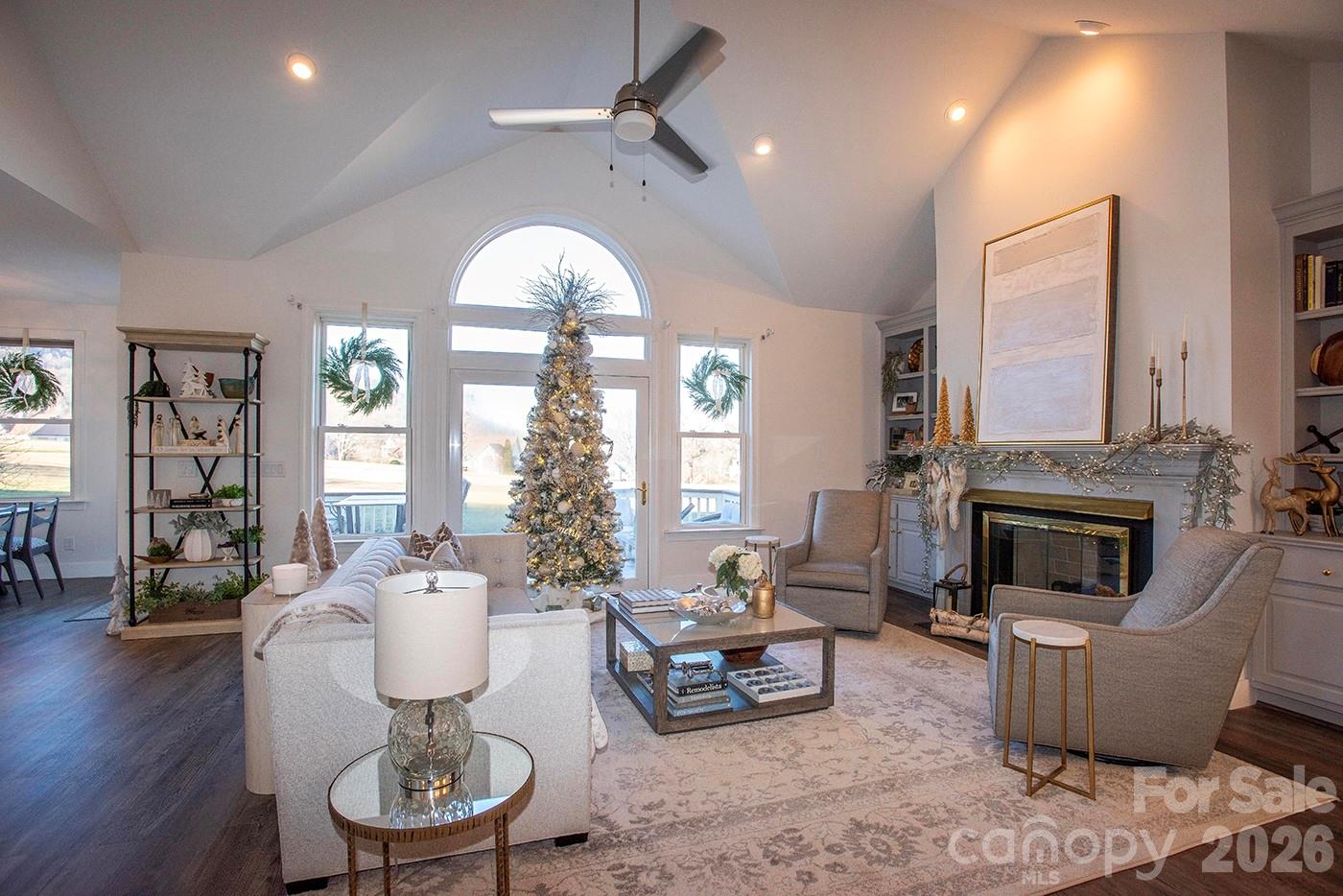 40 Bunker Court — Mills River