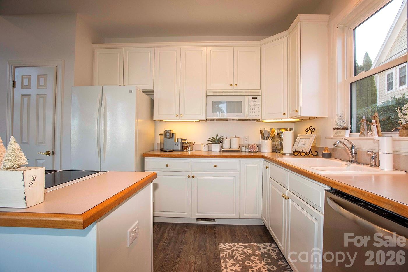 40 Bunker Court — Mills River