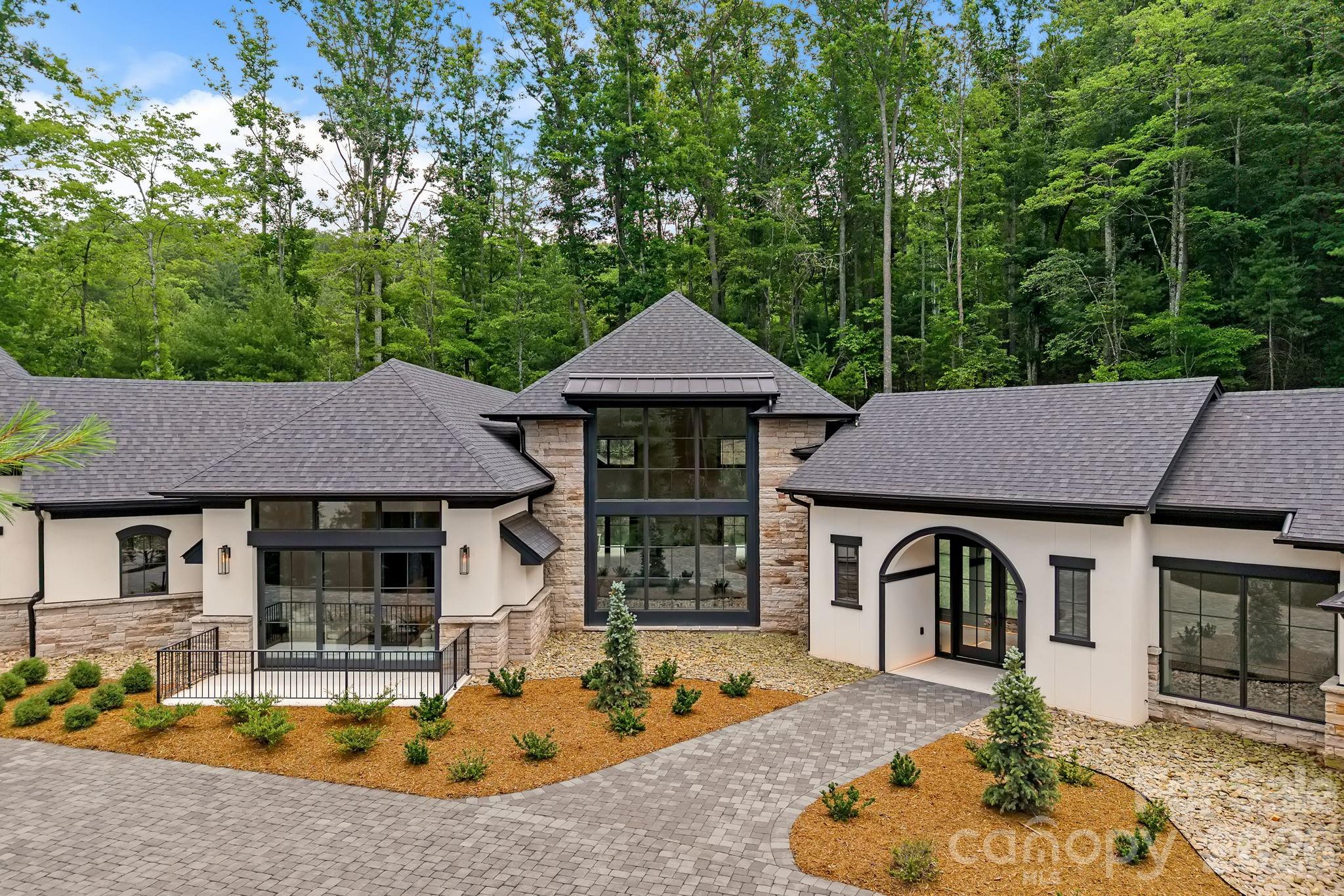 504 Hollow Trail — Asheville