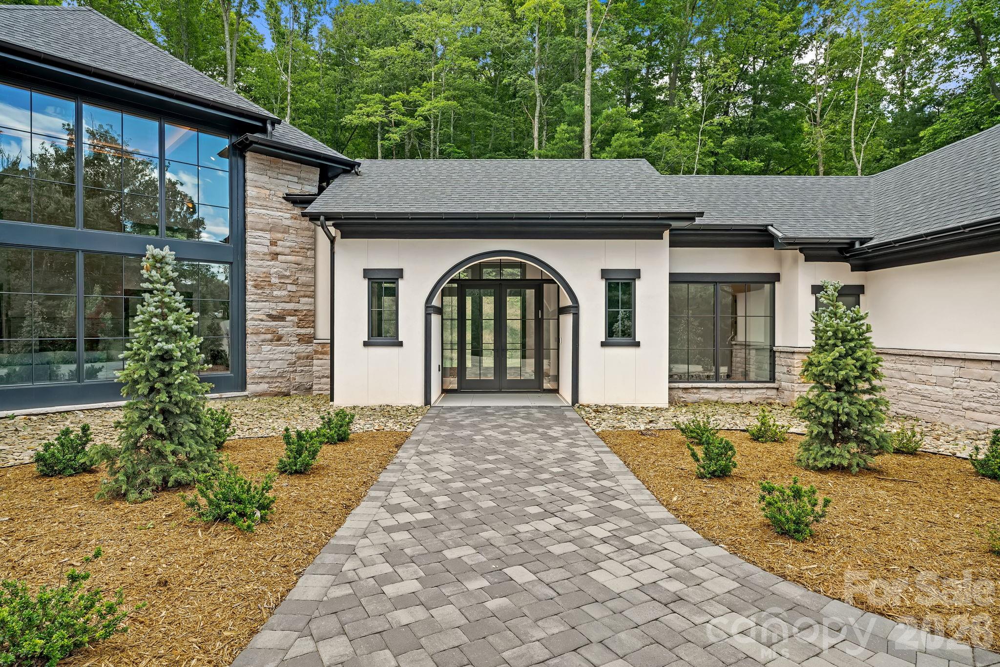 504 Hollow Trail — Asheville