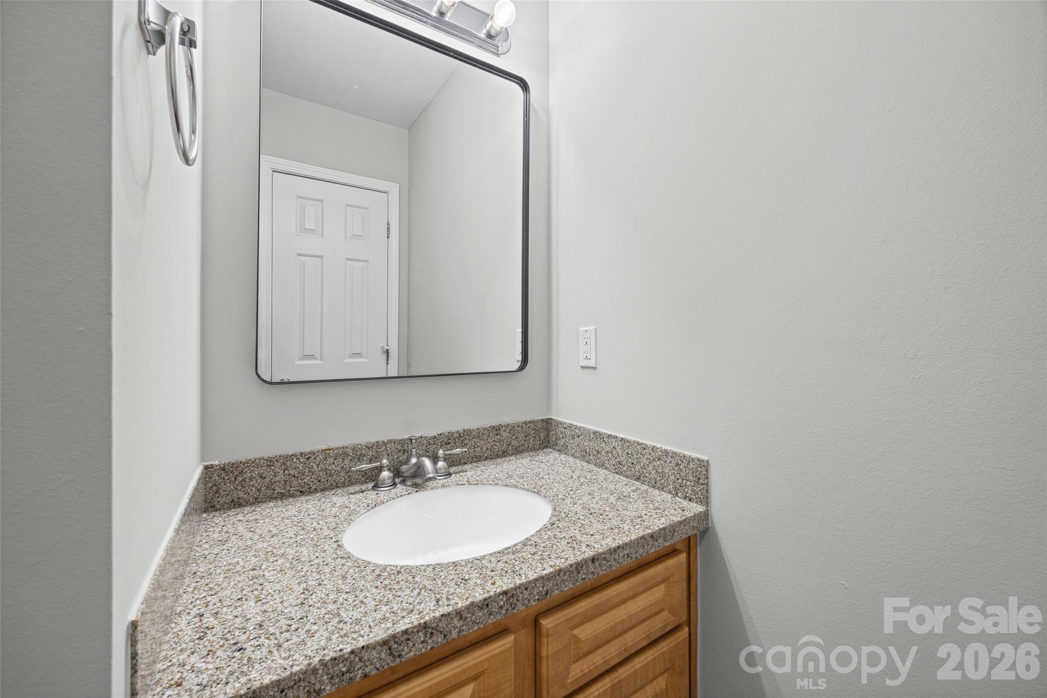 2113 Lennoxshire Square Court — Charlotte