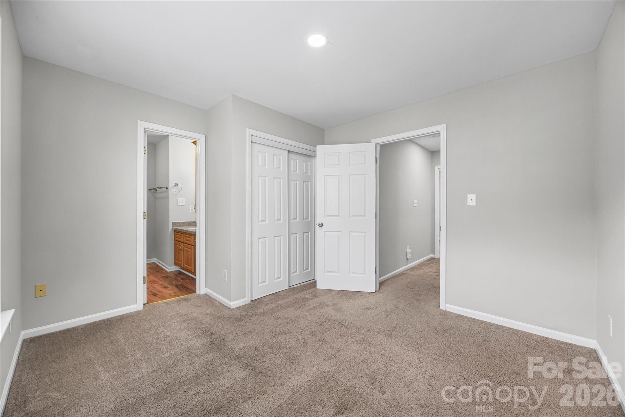 2113 Lennoxshire Square Court — Charlotte