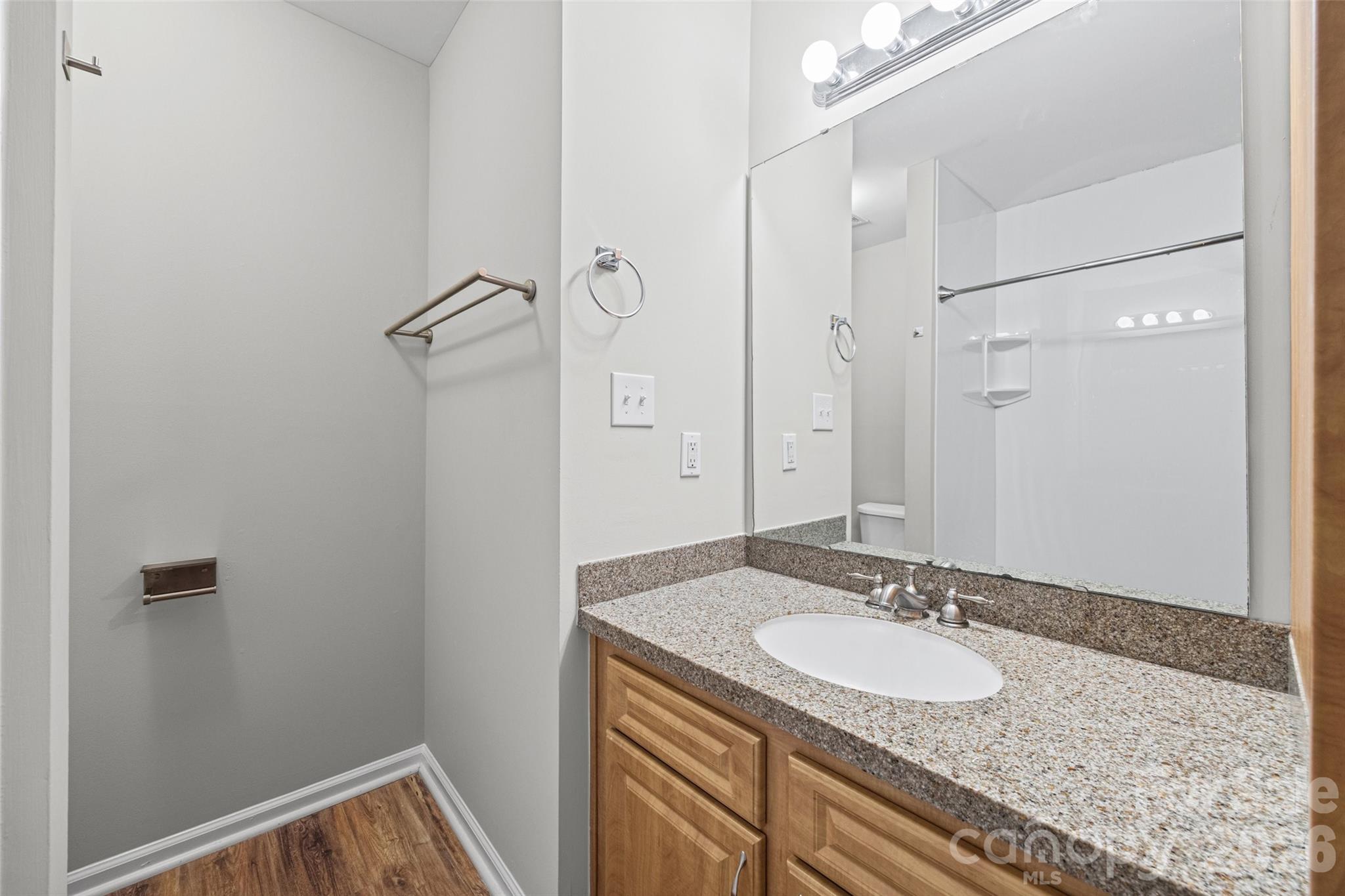 2113 Lennoxshire Square Court — Charlotte