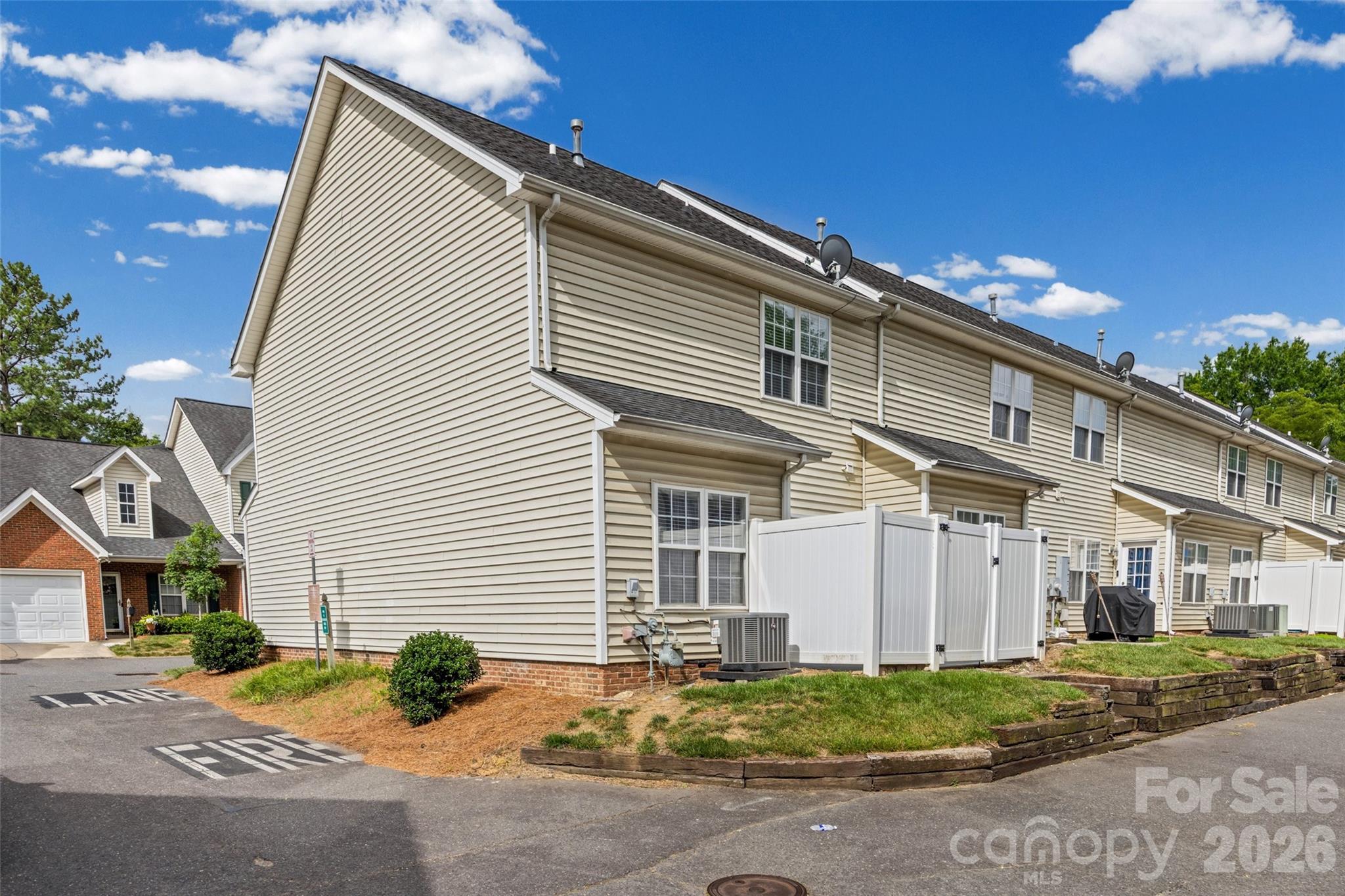 2113 Lennoxshire Square Court — Charlotte