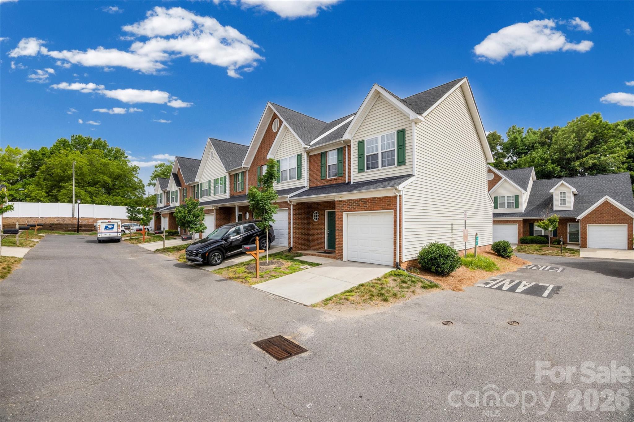 2113 Lennoxshire Square Court — Charlotte
