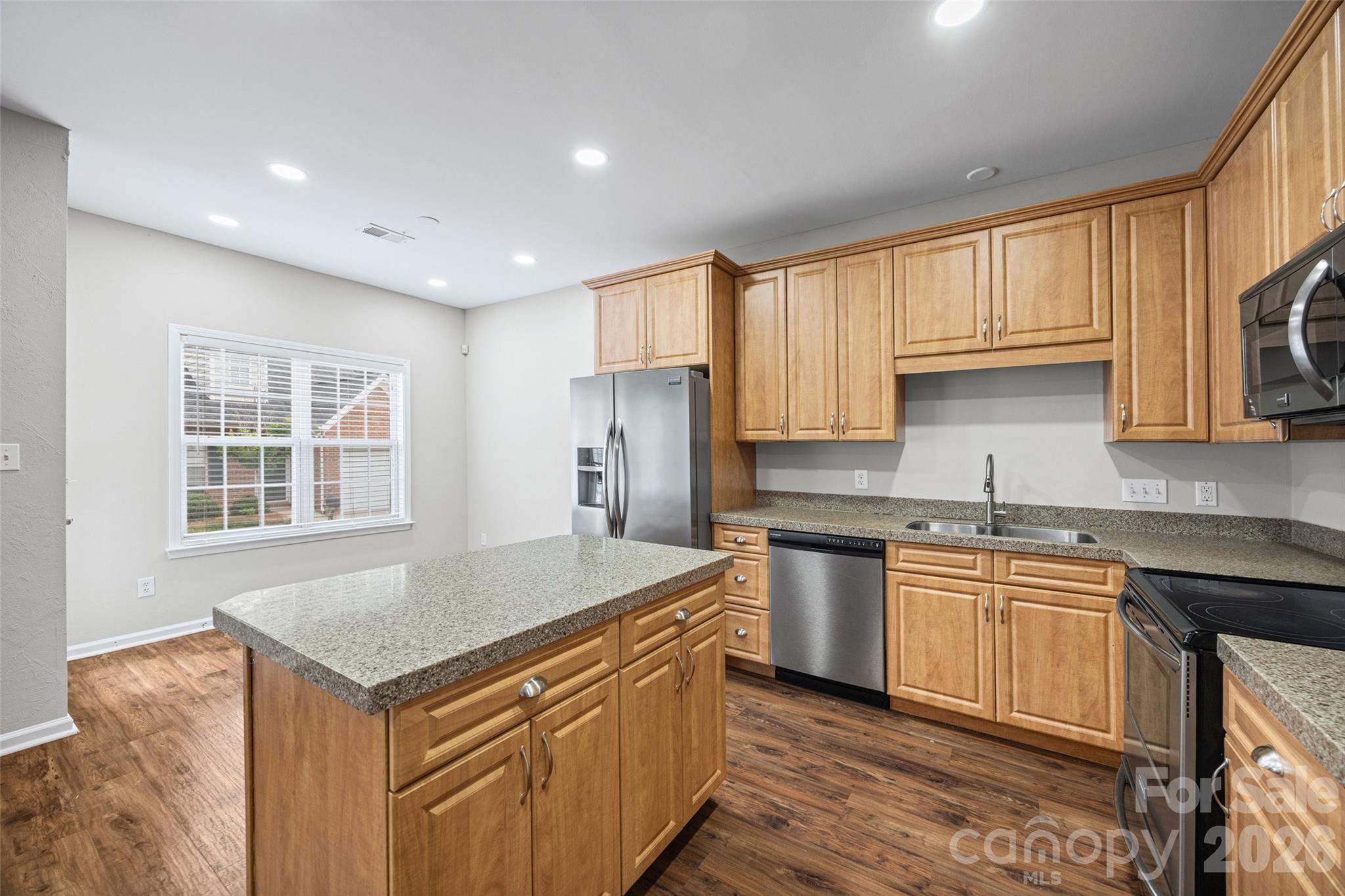 2113 Lennoxshire Square Court — Charlotte