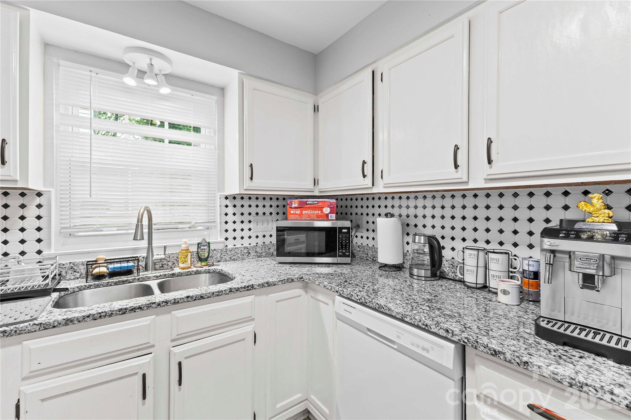 7130 Bluff Wood Cove — Charlotte