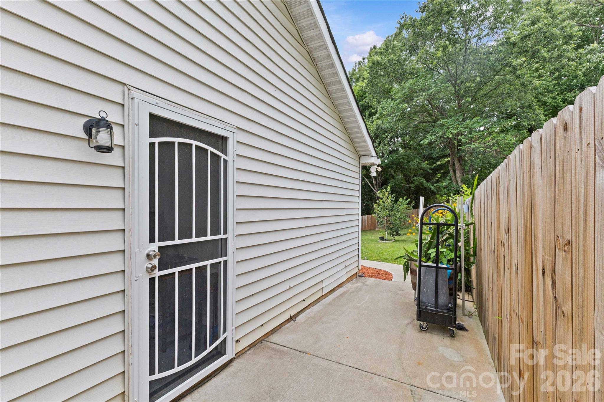 7130 Bluff Wood Cove — Charlotte