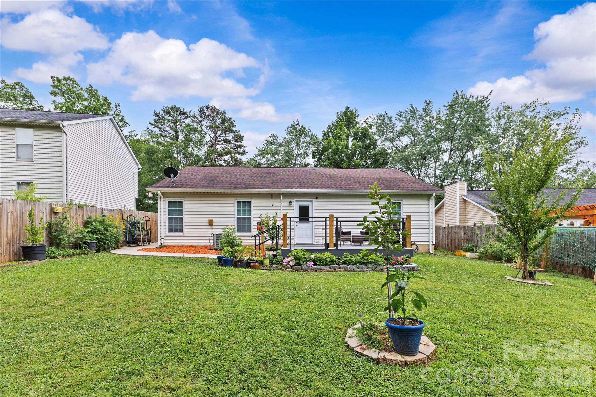 7130 Bluff Wood Cove — Charlotte